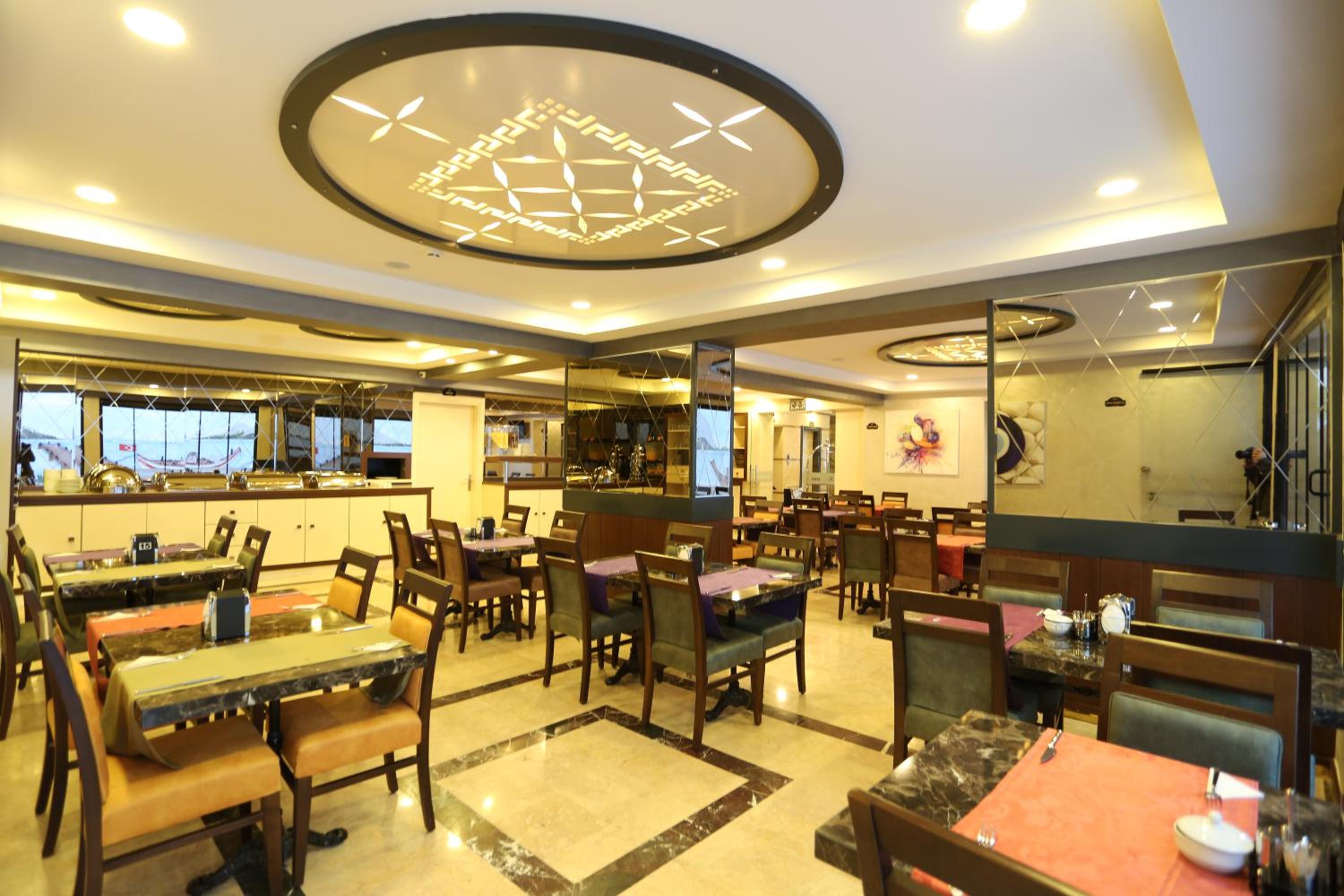 Life Corner Hotel - Image 29