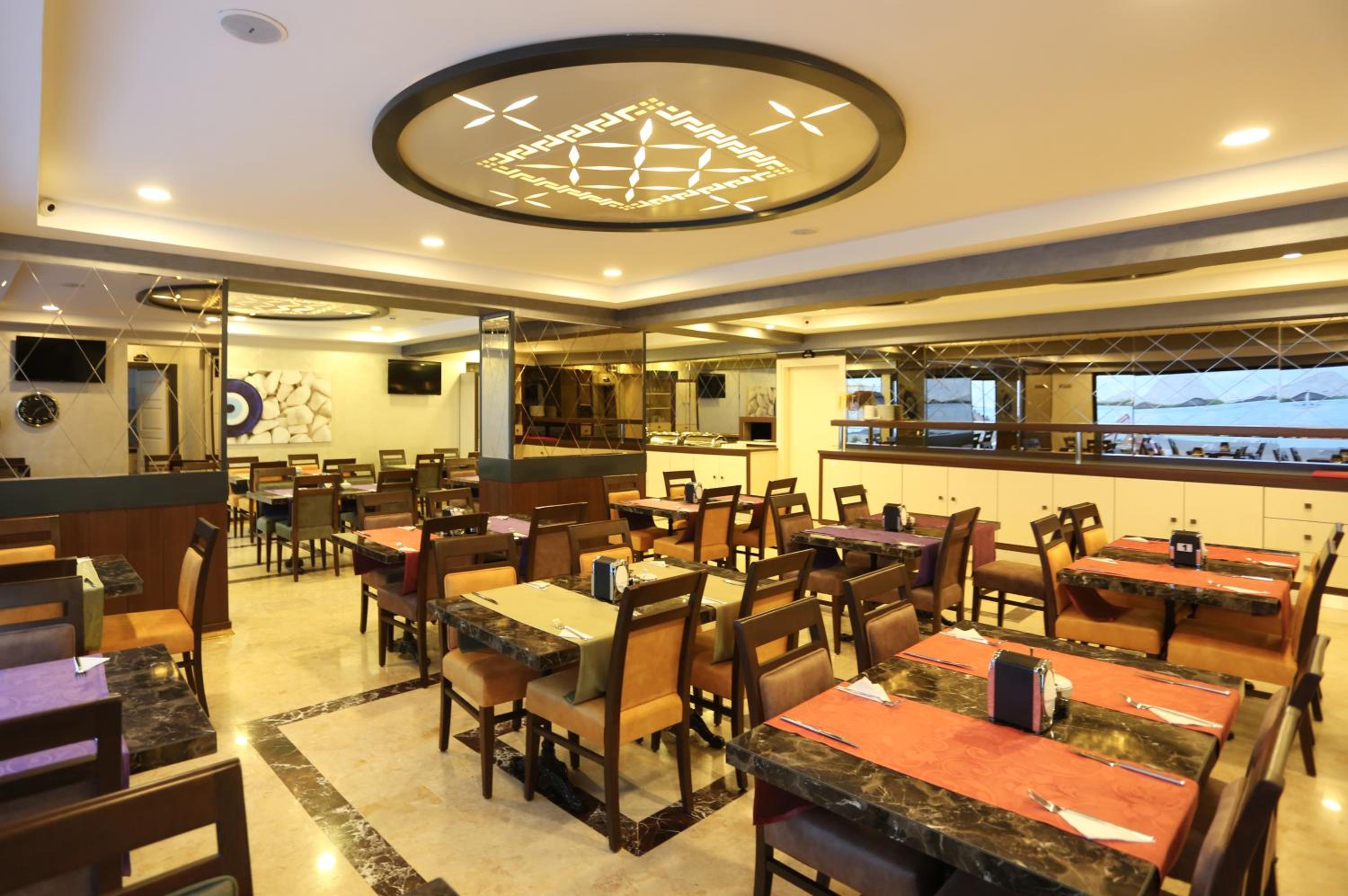 Life Corner Hotel - Image 34