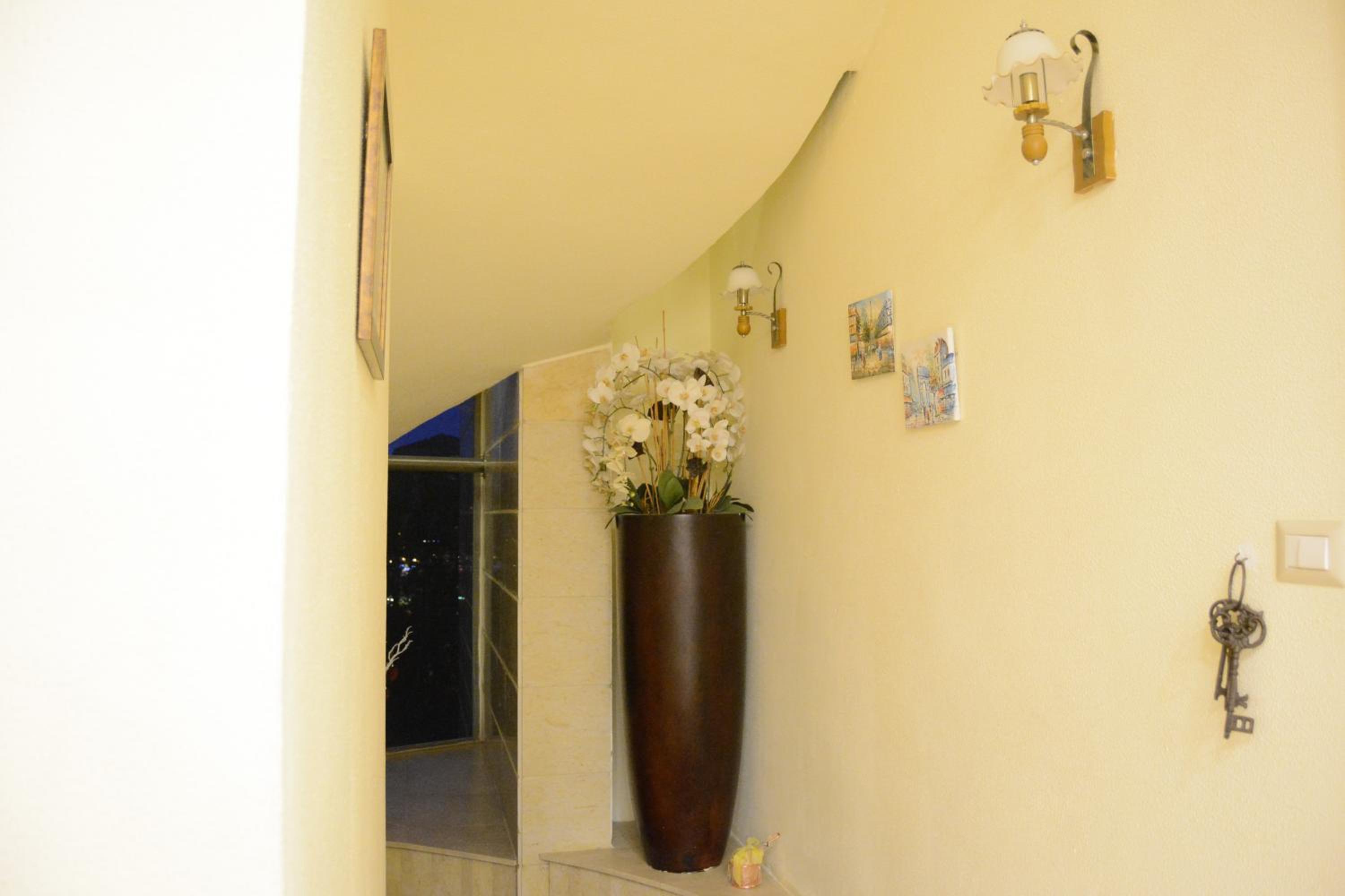 Austria Luxury Apartments, Faraya Hotel
