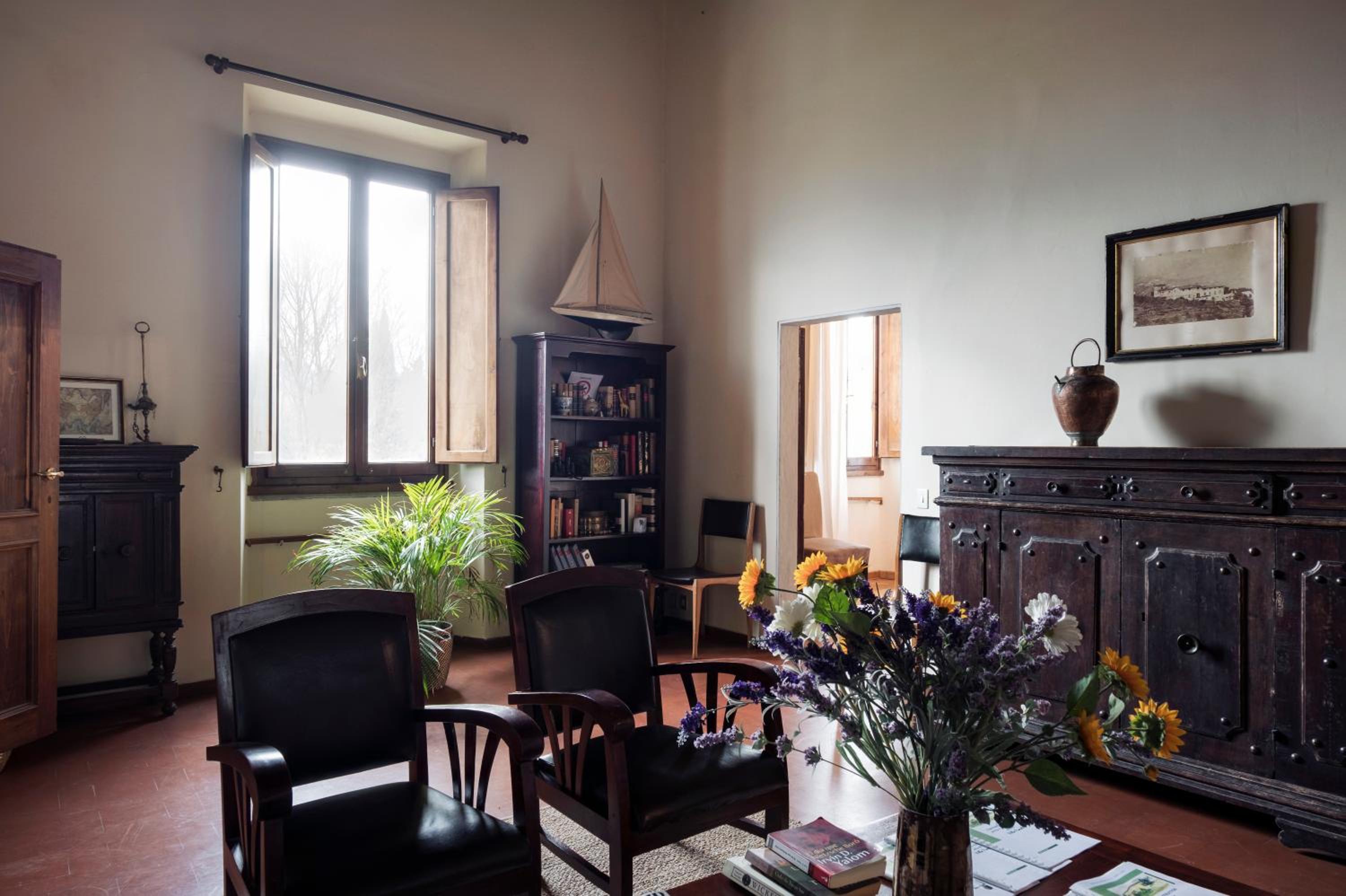 Medici Villa with Gardens 7 min from Florence