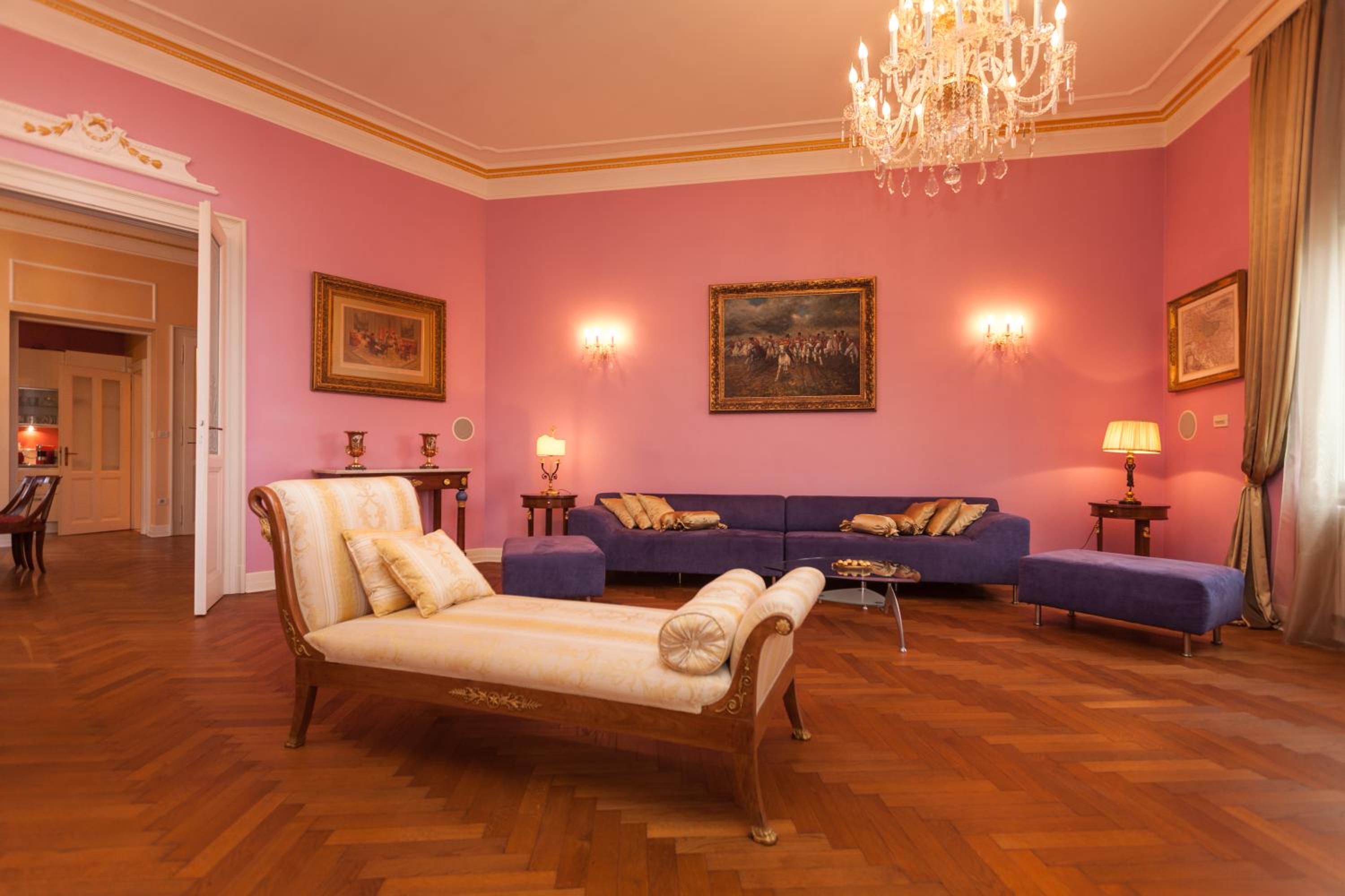 Filip’s Palace Luxurious Apartment