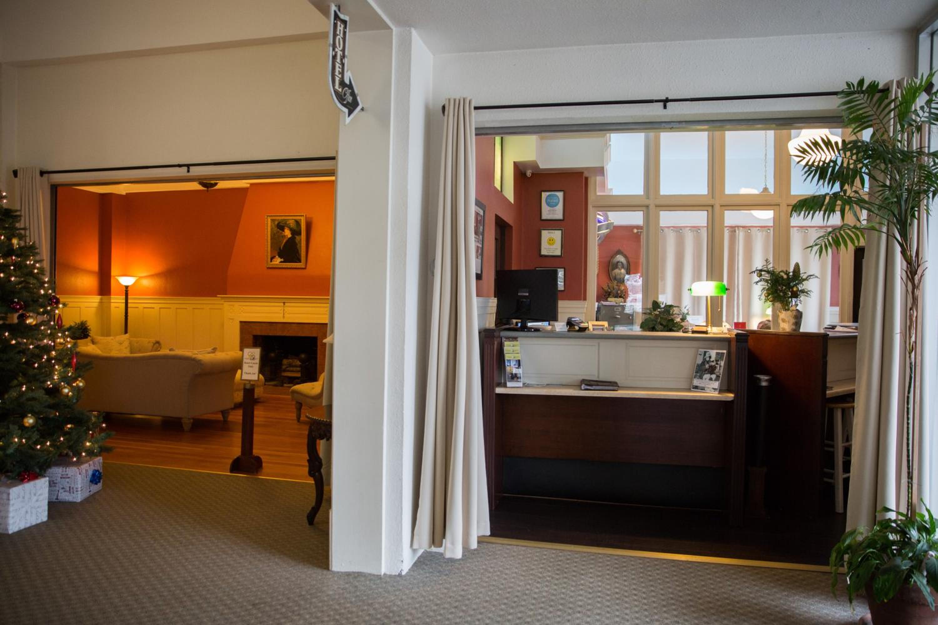 Centralia Square Grand Ballroom and Vintage Hotel