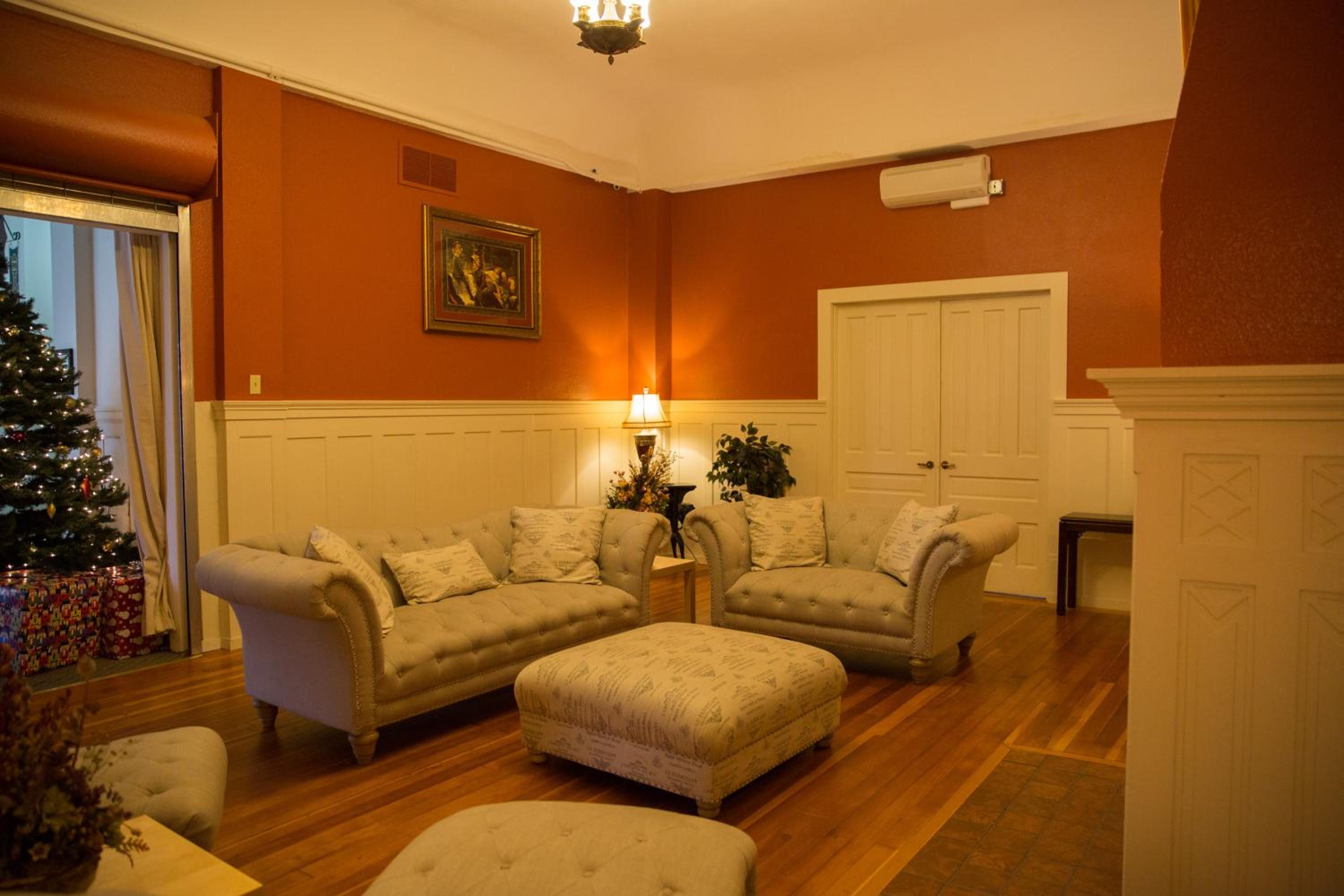 Centralia Square Grand Ballroom and Vintage Hotel