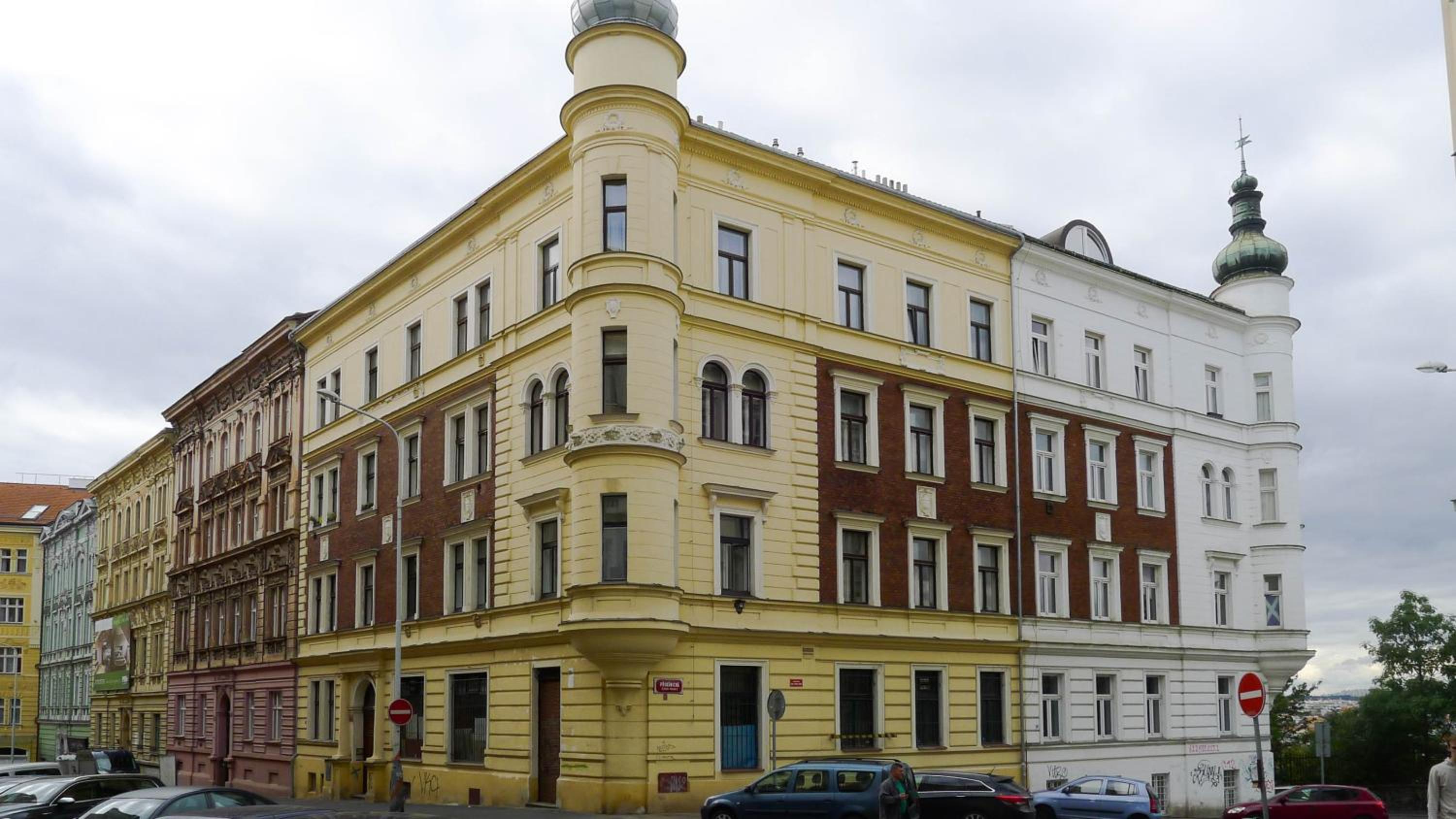 METRO Apartment Prague by Main Train and Bus Station