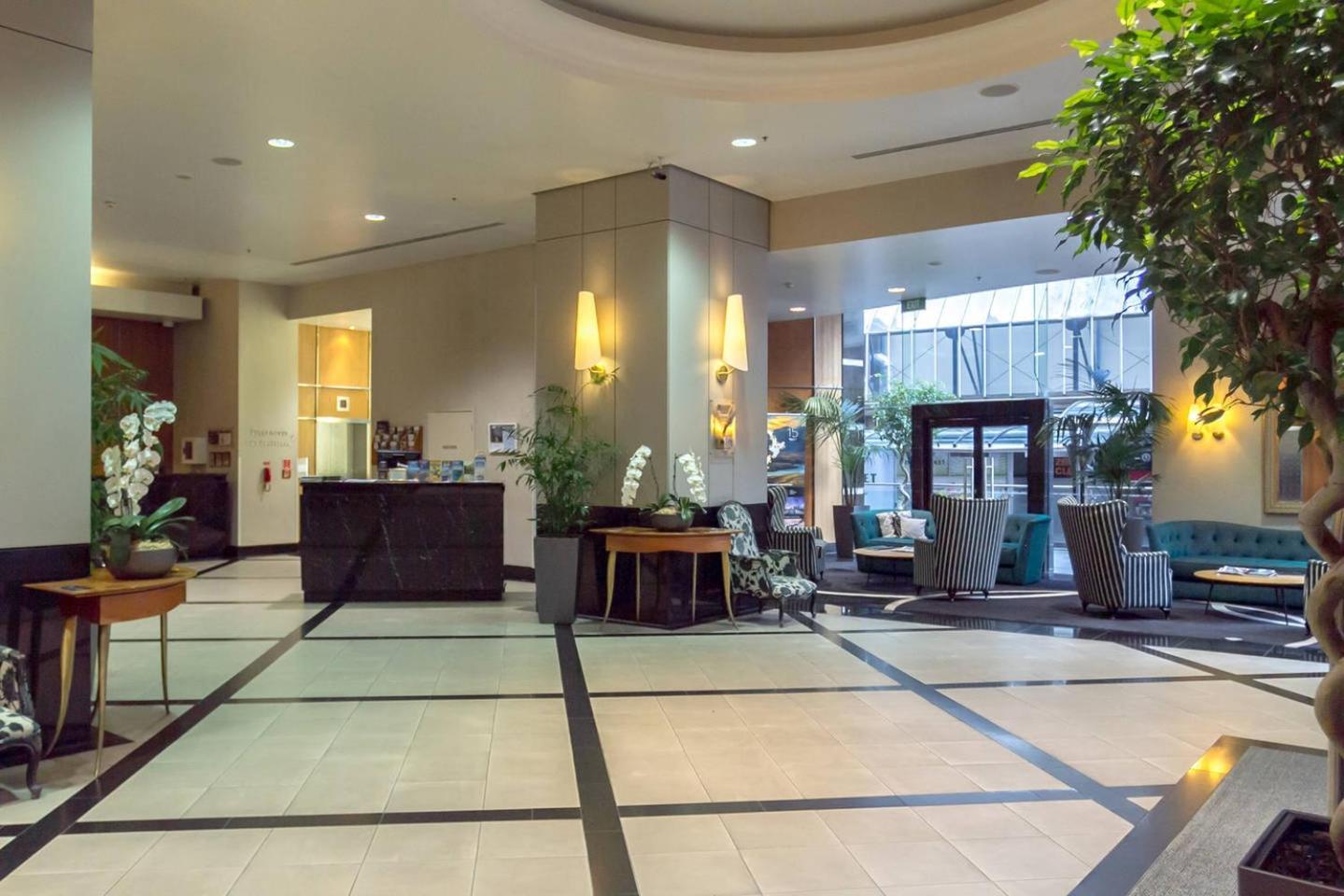 Stylish 1BR with Lovely Views, Pool & Gym by Zodiak Stays