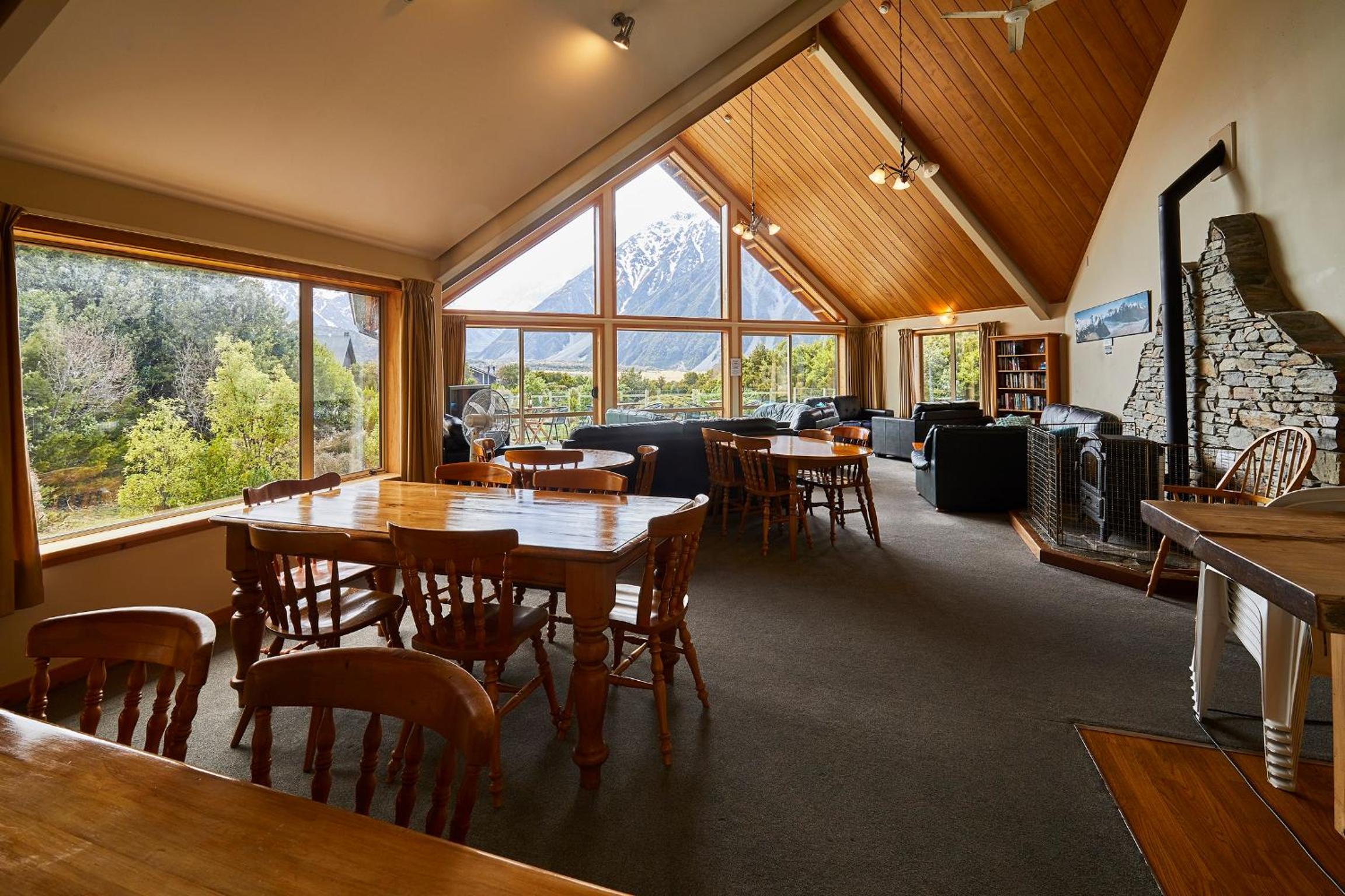 Aoraki Mount Cook Alpine Lodge view 3
