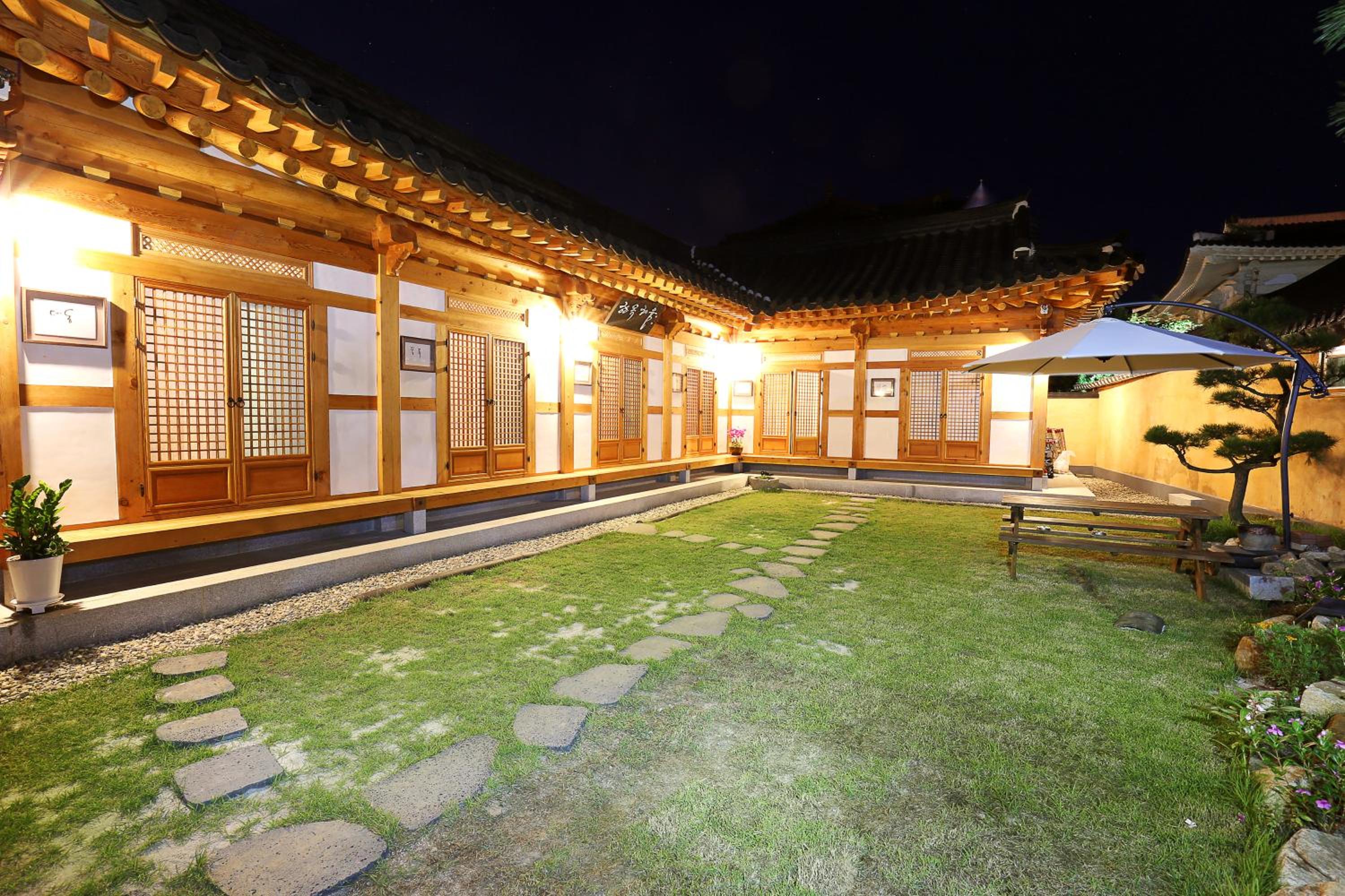 Hanok Hyeyum - Image 4