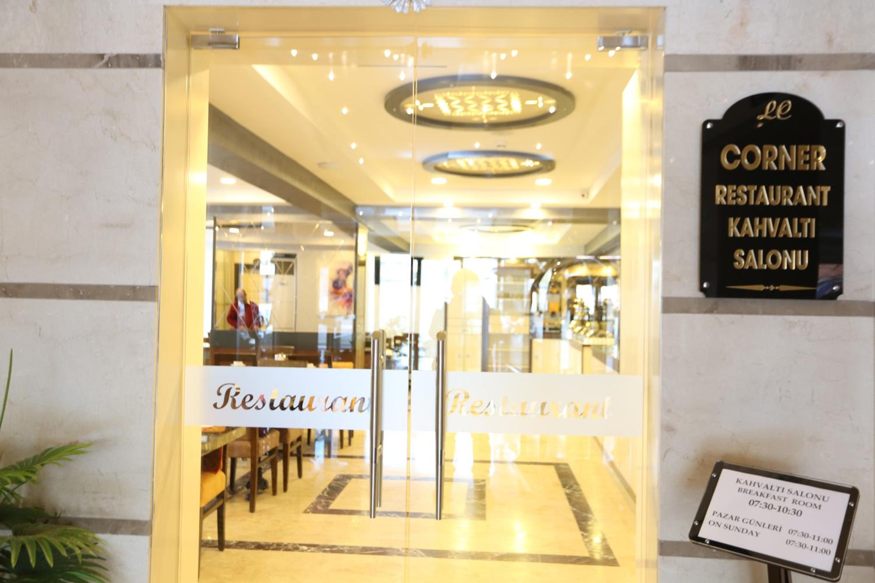 Life Corner Hotel - Image 24