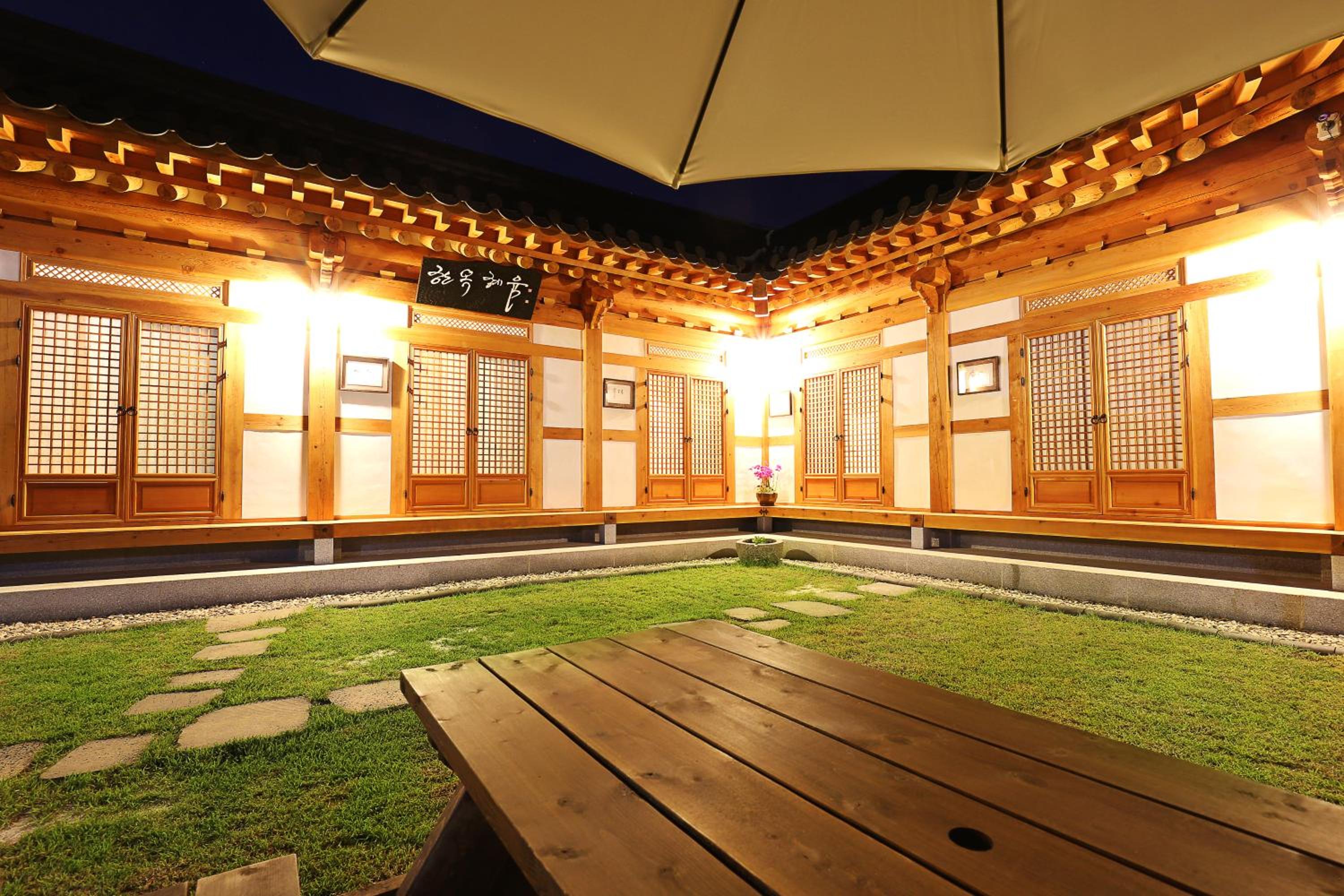Hanok Hyeyum