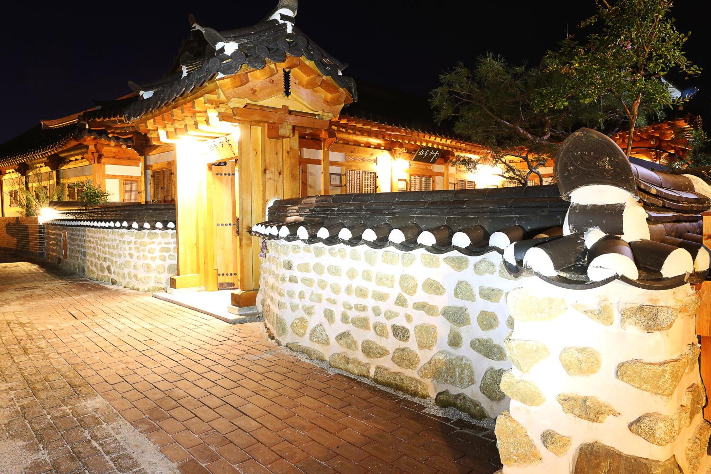 Hanok Hyeyum