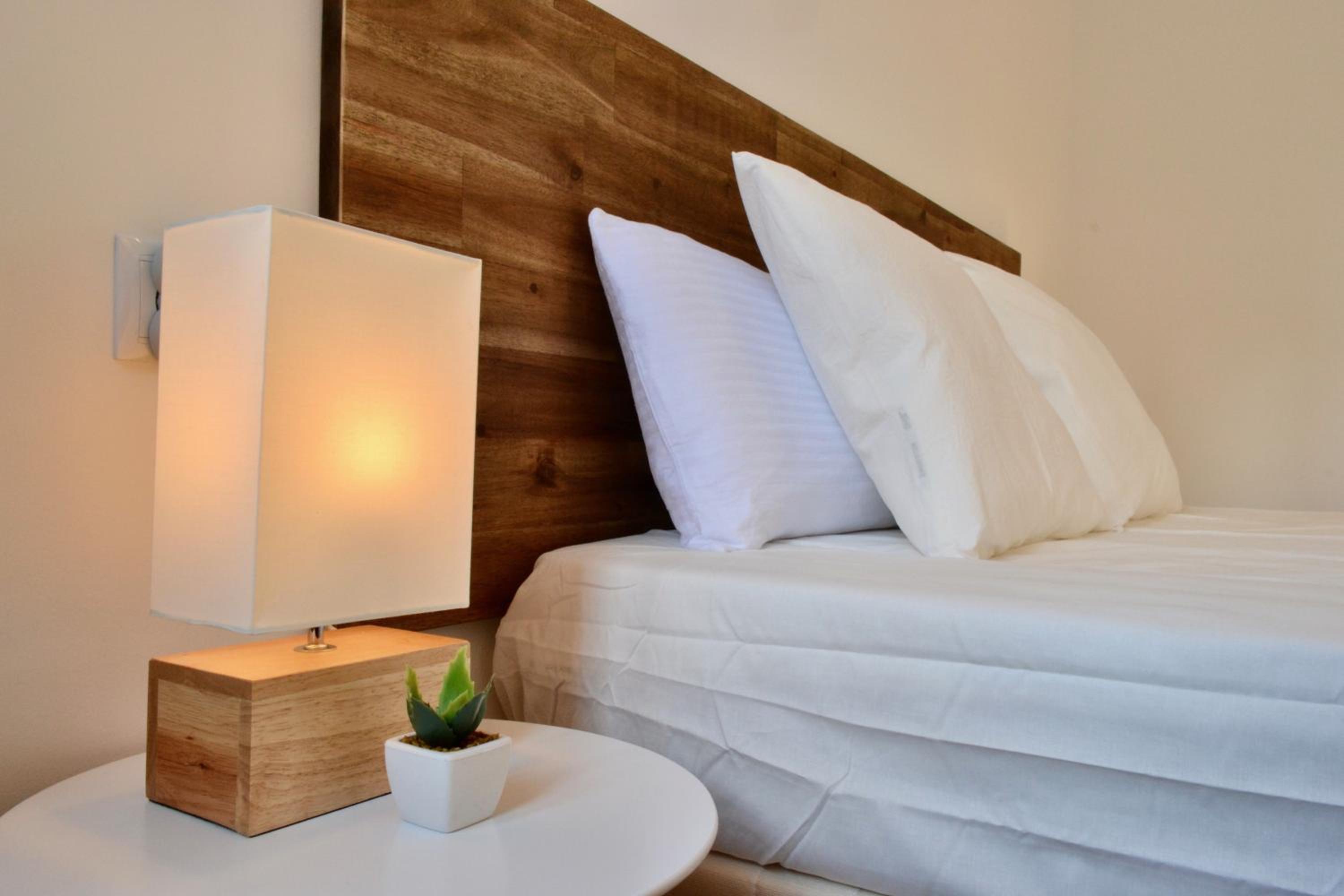 Hola Valencia - Holiday Apartments en Valencia — bedroom