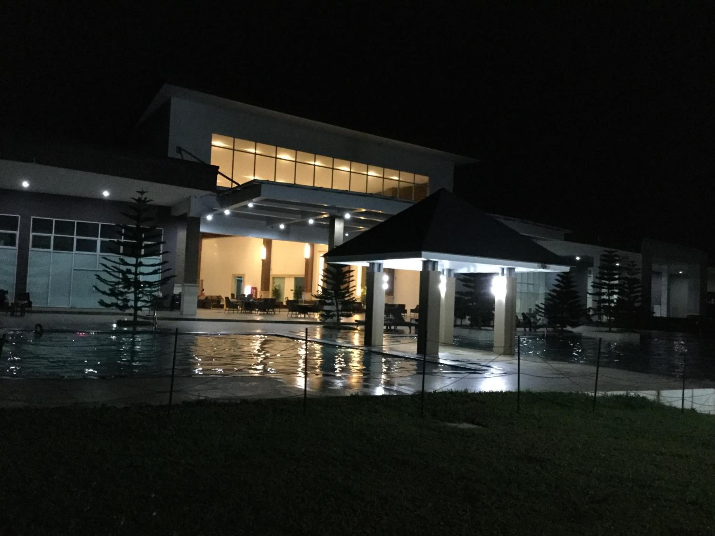 Breezy Tagaytay Condo