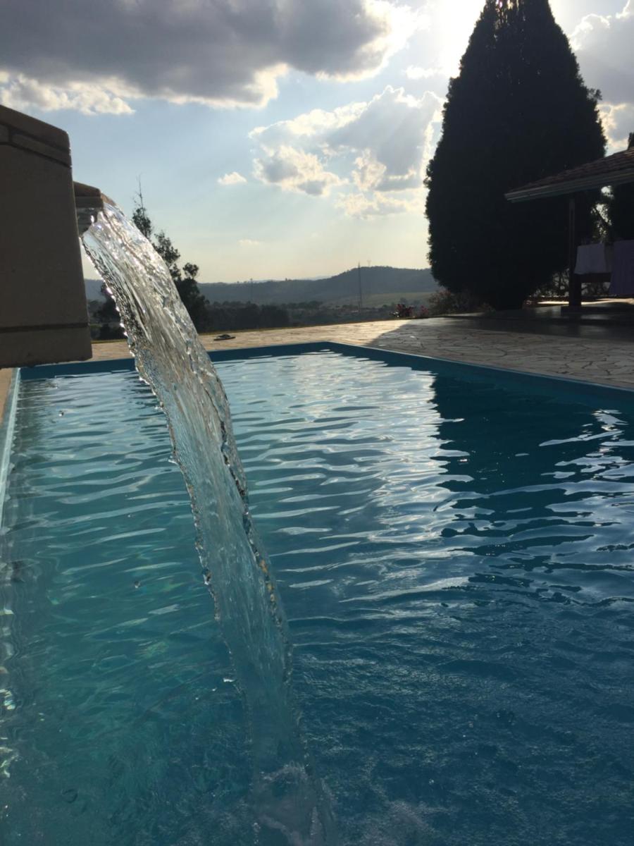 Linda Chácara com Piscina
