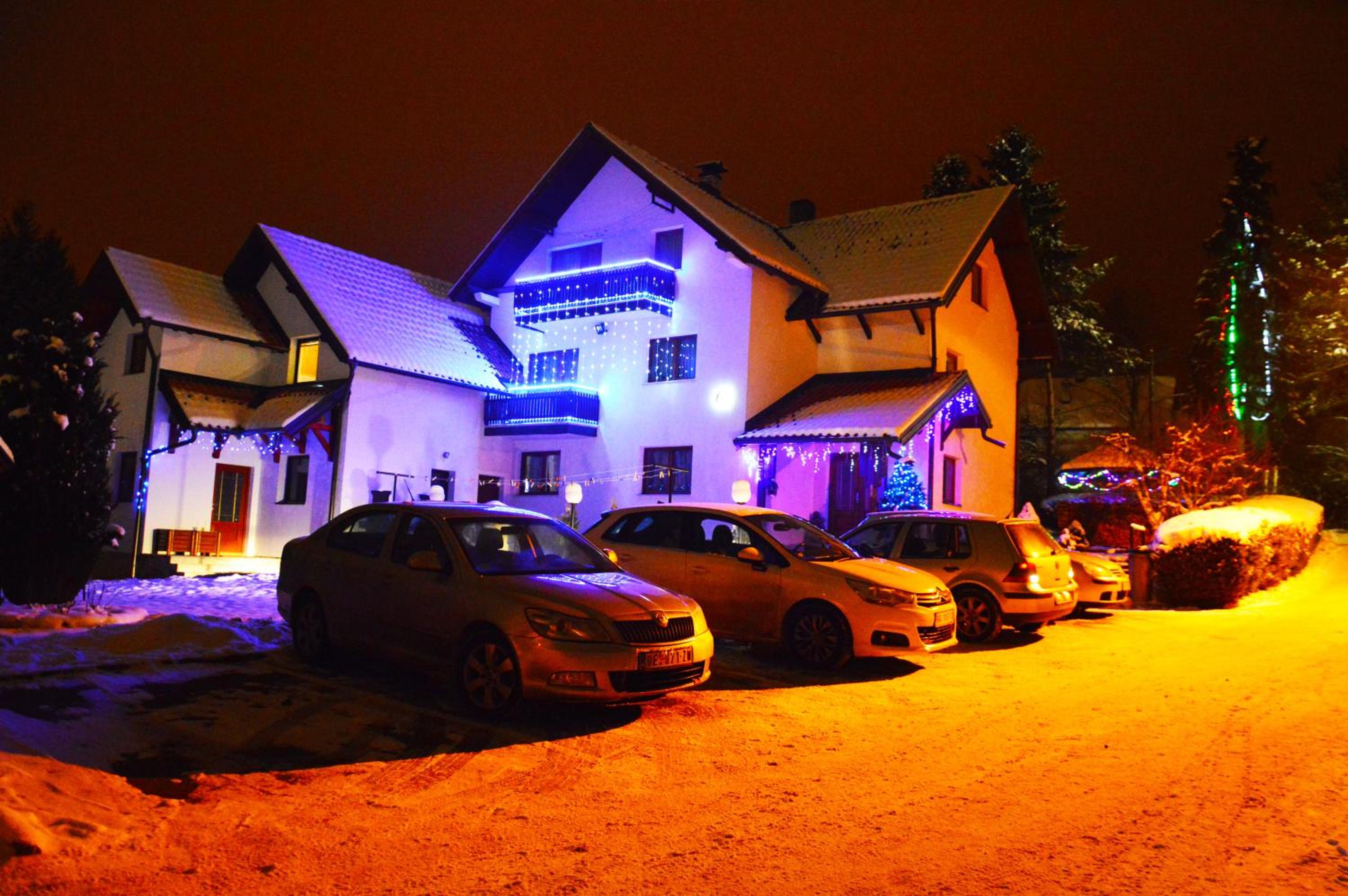 Photo 100