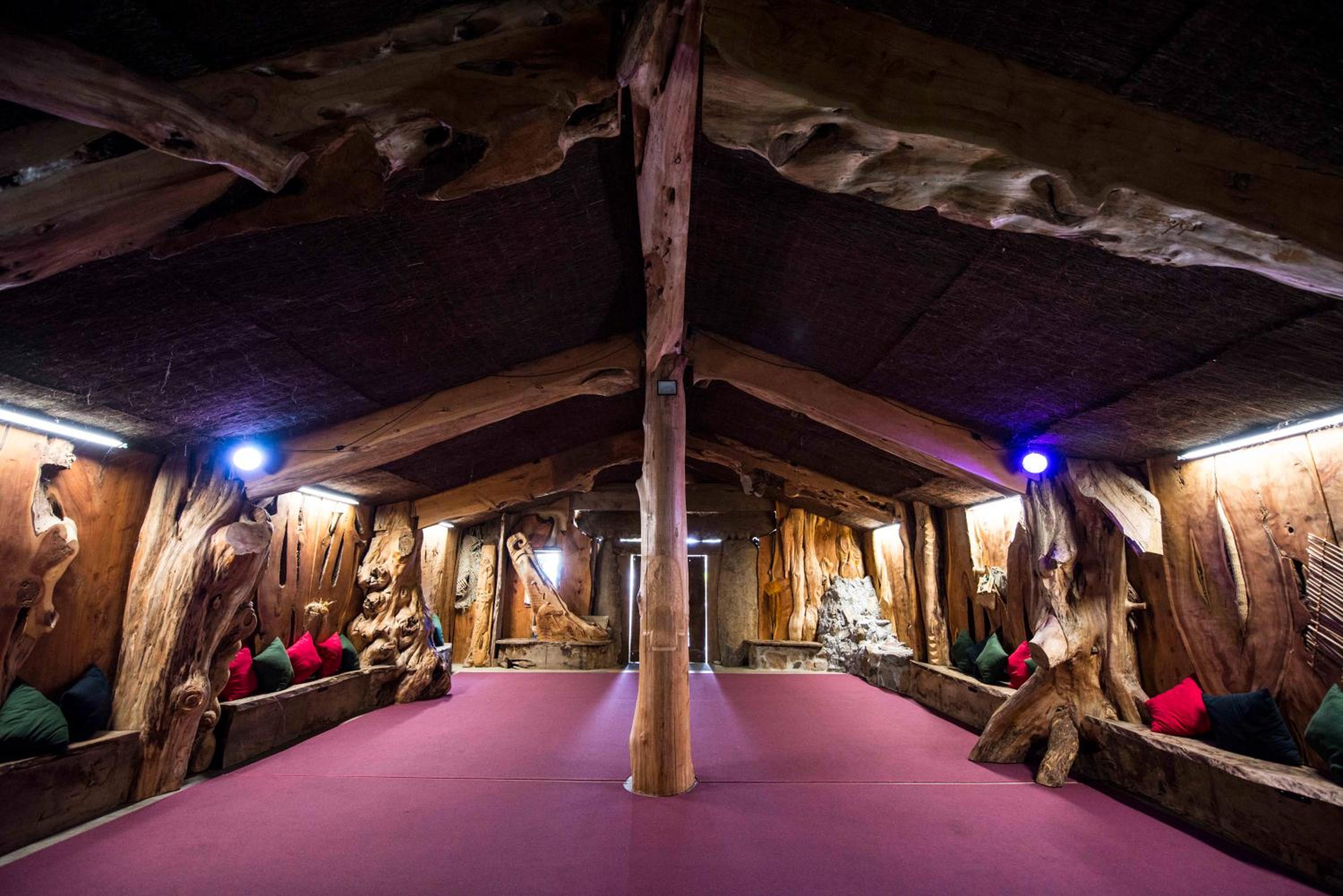 Beachcomber Lodge & Backpacker