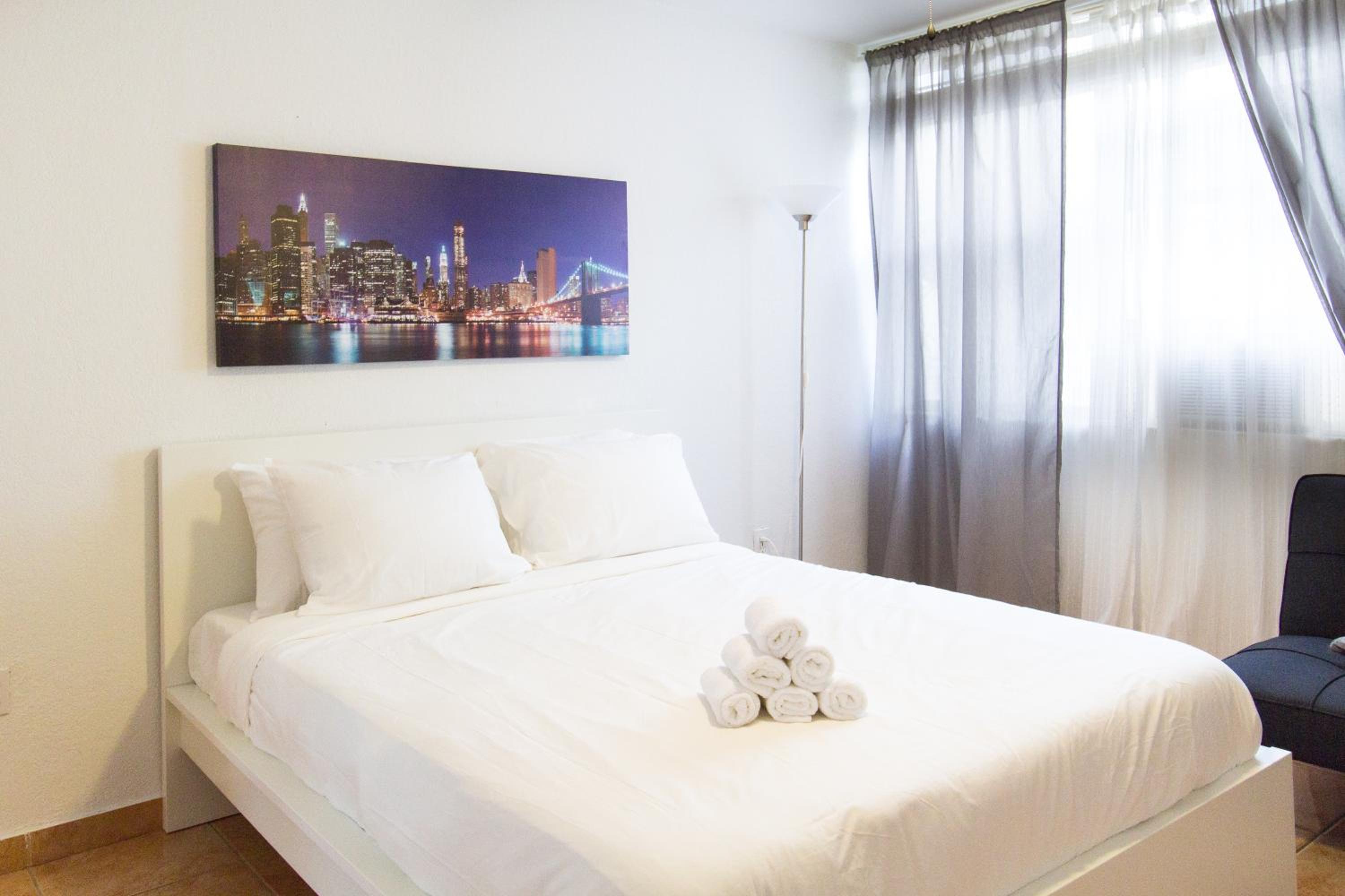 713 Miami Beach Apartments view 3