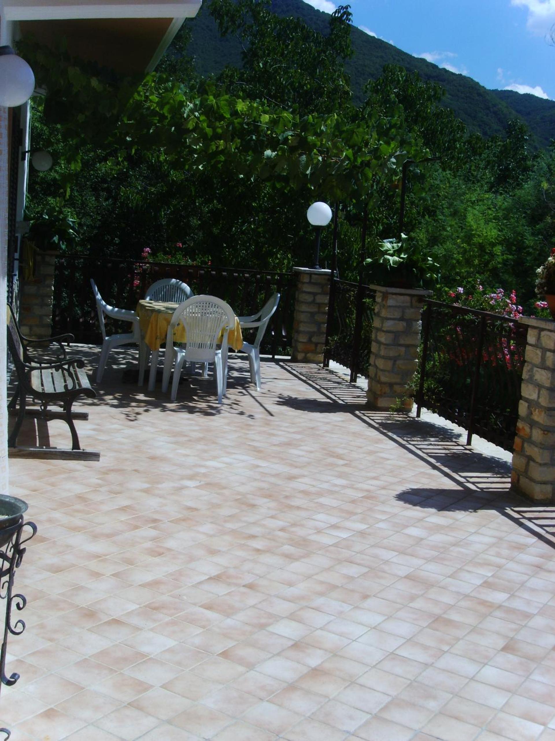 Photo 8
