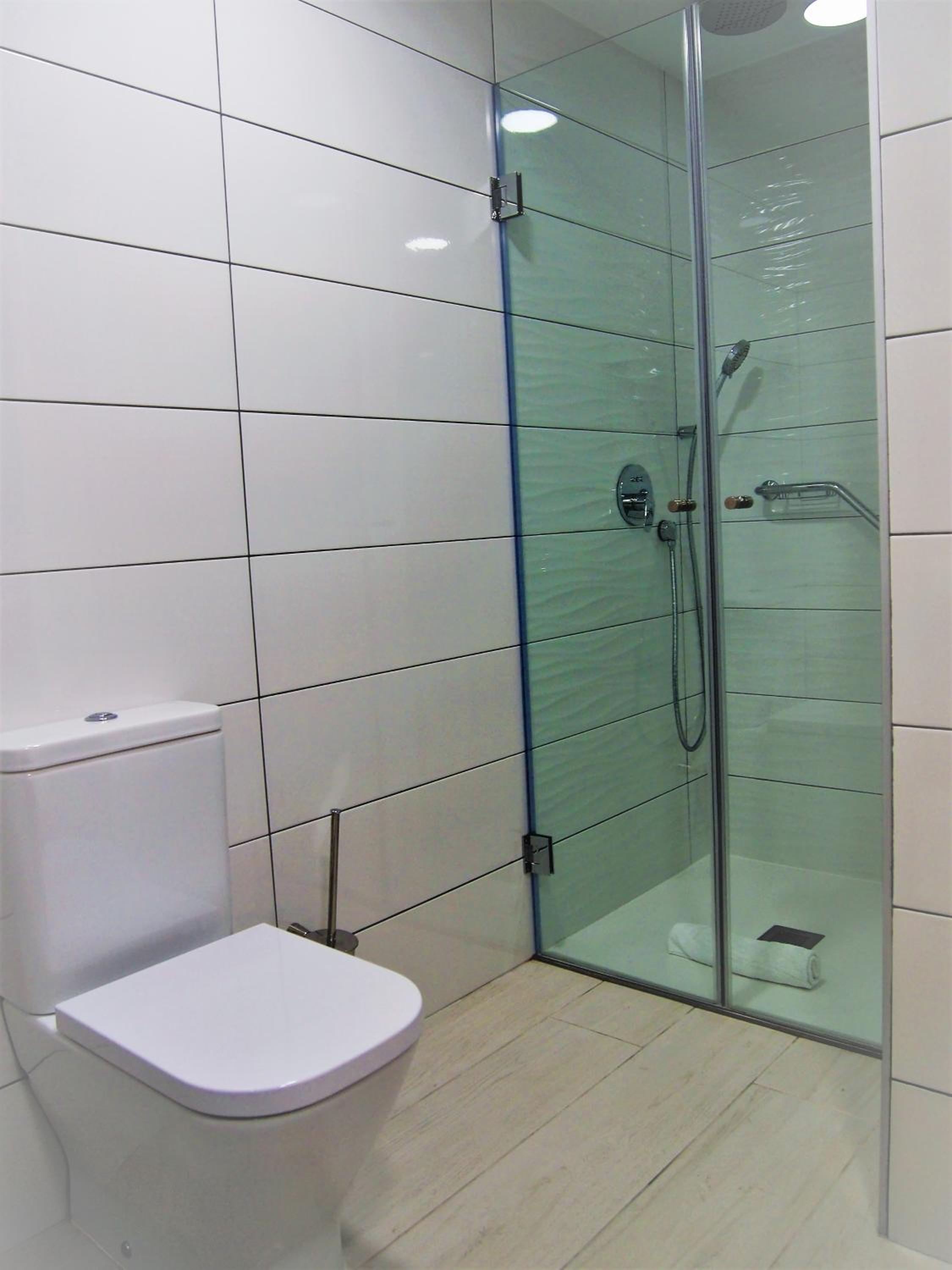 Four Rooms en Muxia — bathroom