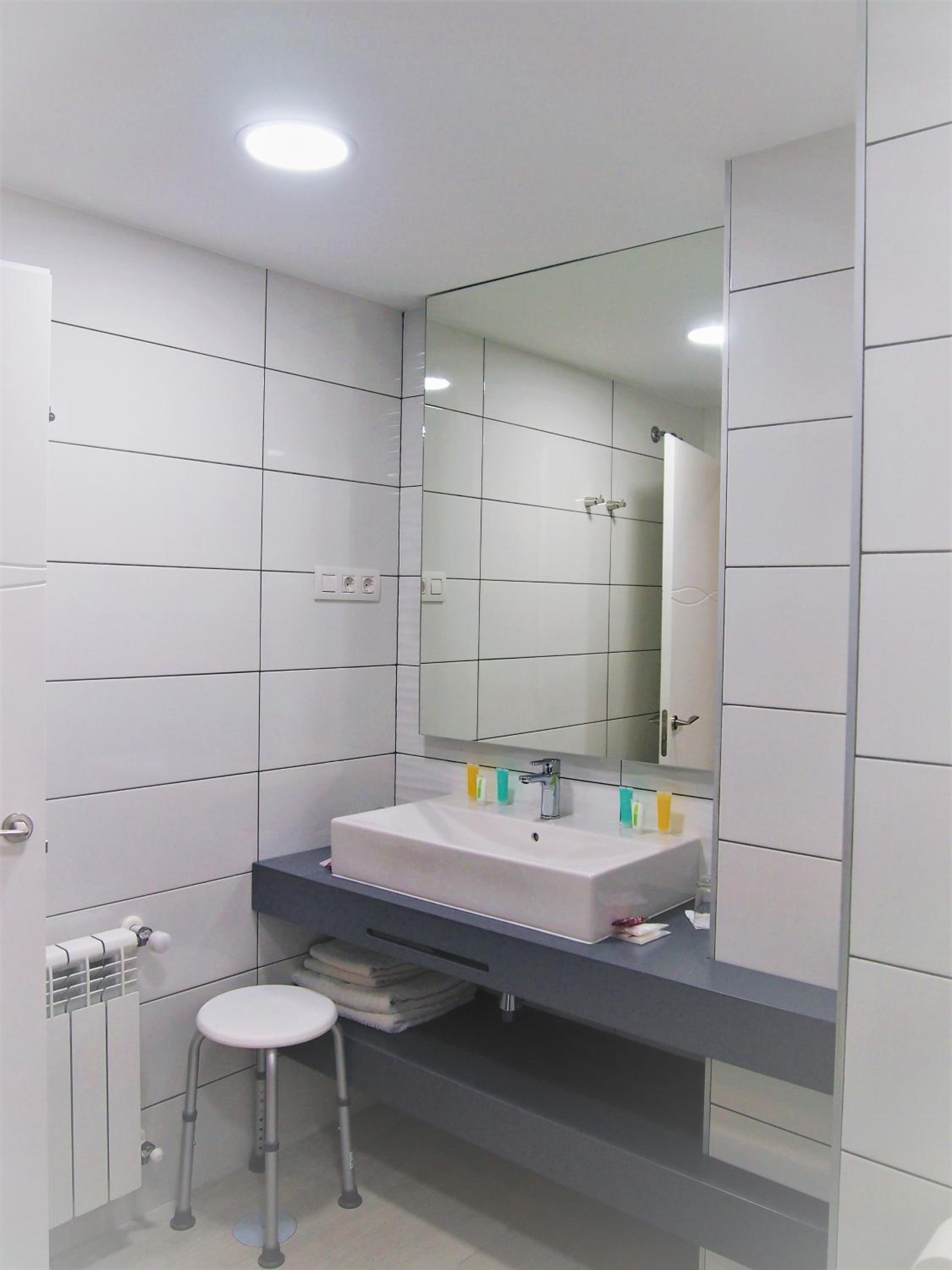 Four Rooms en Muxia — bathroom