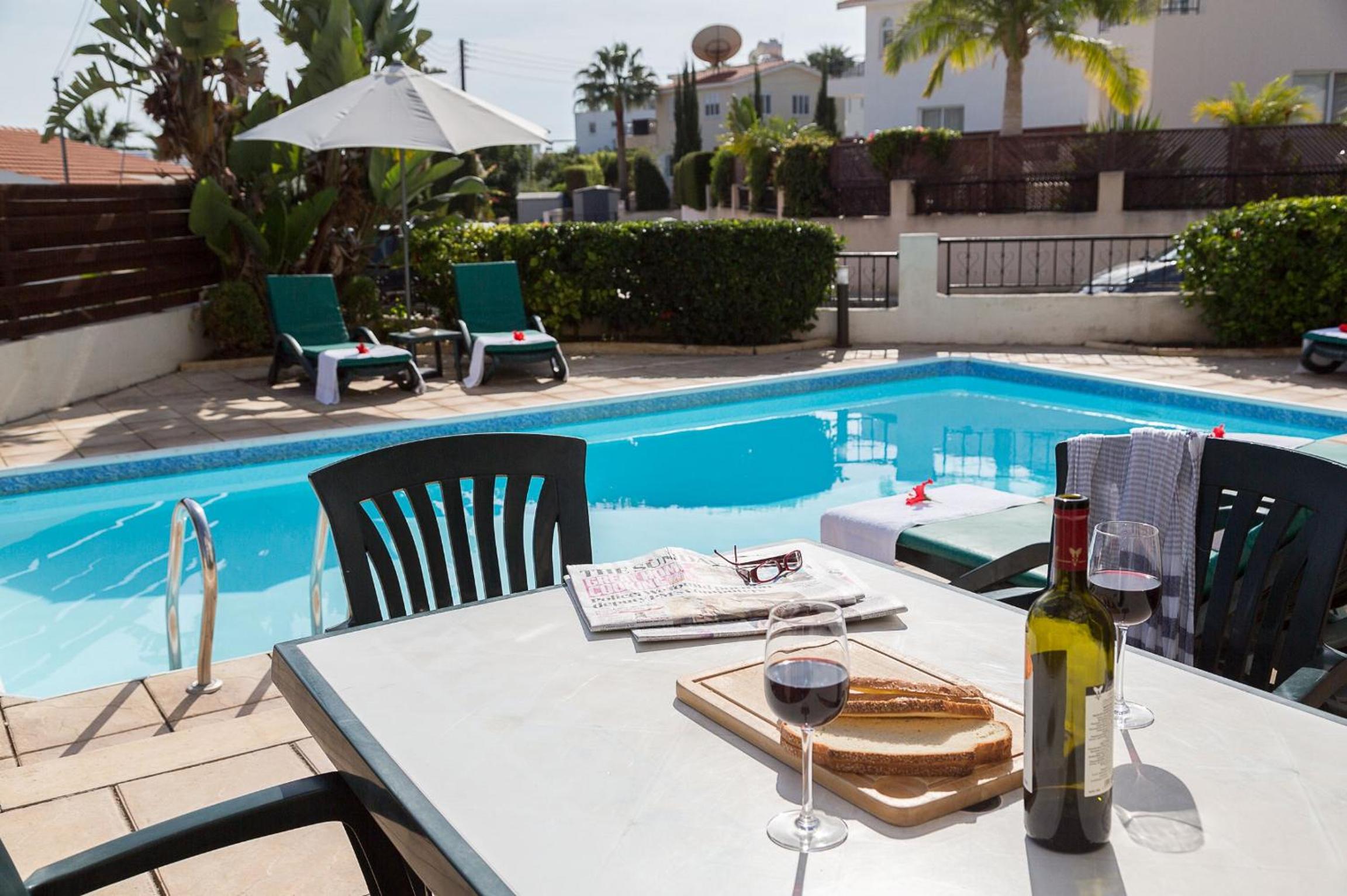 Coral Bay Sunbeam Villa - No Car Needed!
