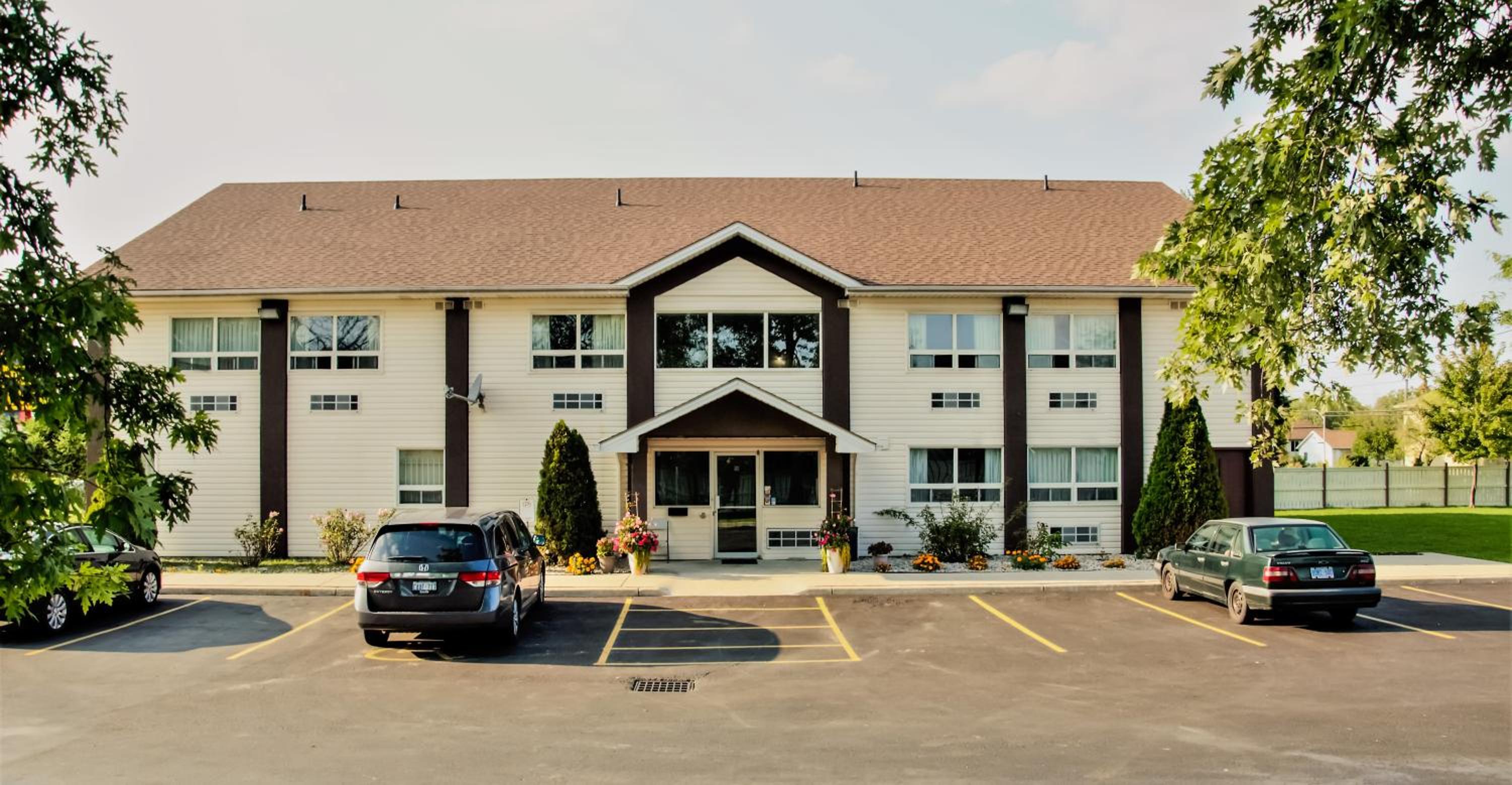 Windsor Vacations - Royal Windsor Motel - Property Image 2