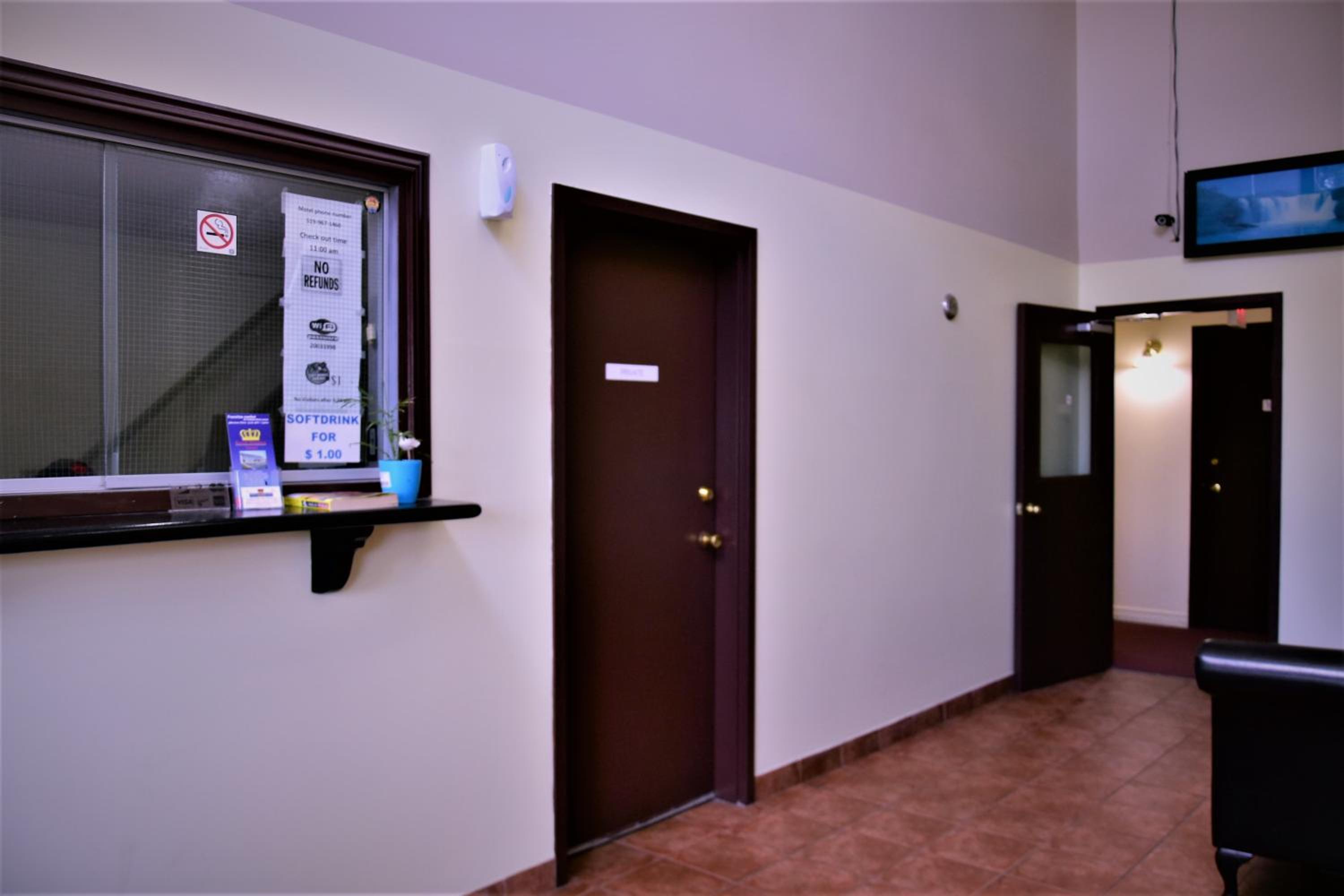 Windsor Vacations - Royal Windsor Motel - Property Image 8