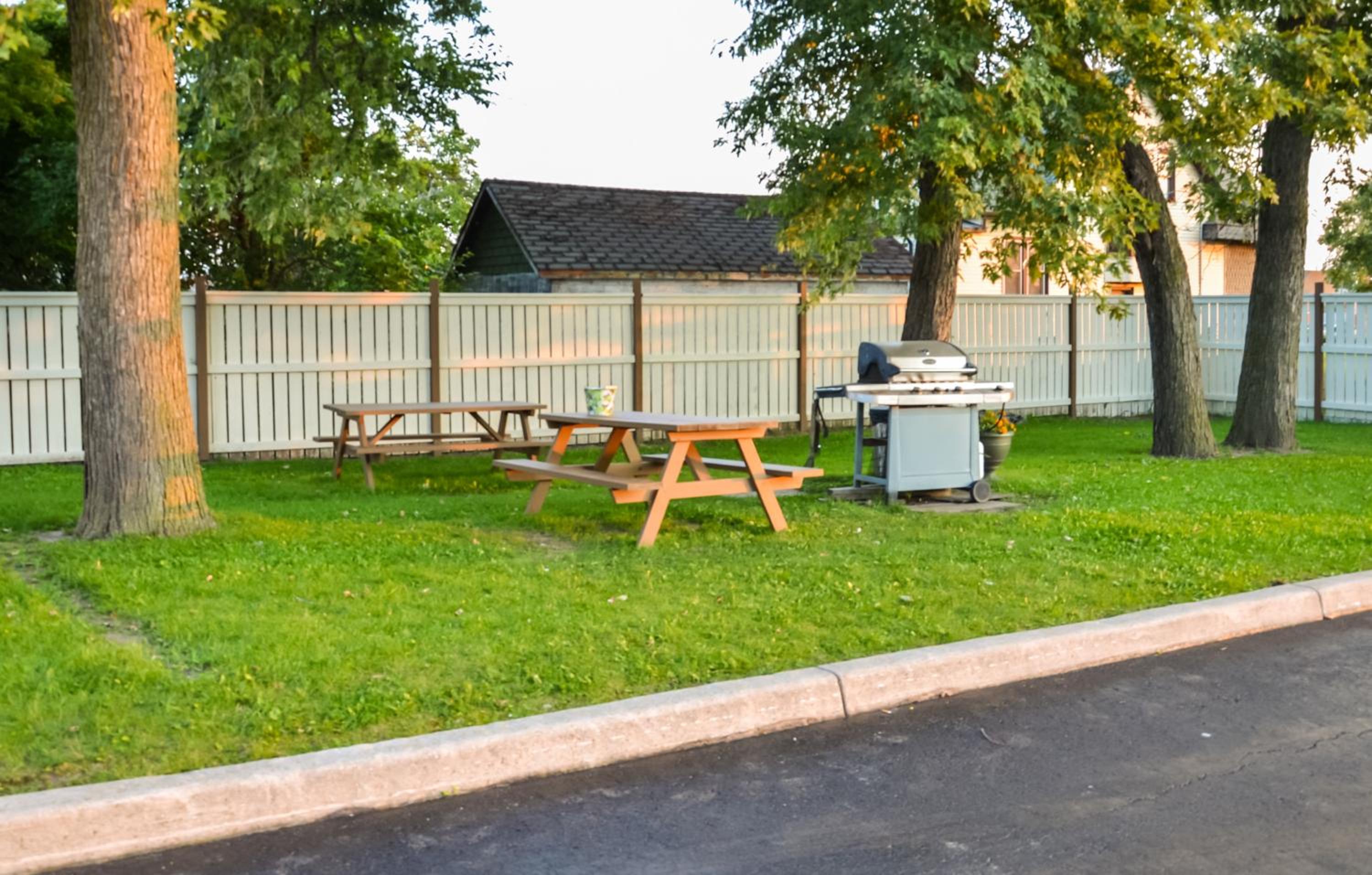 Windsor Vacations - Royal Windsor Motel - Property Image 12