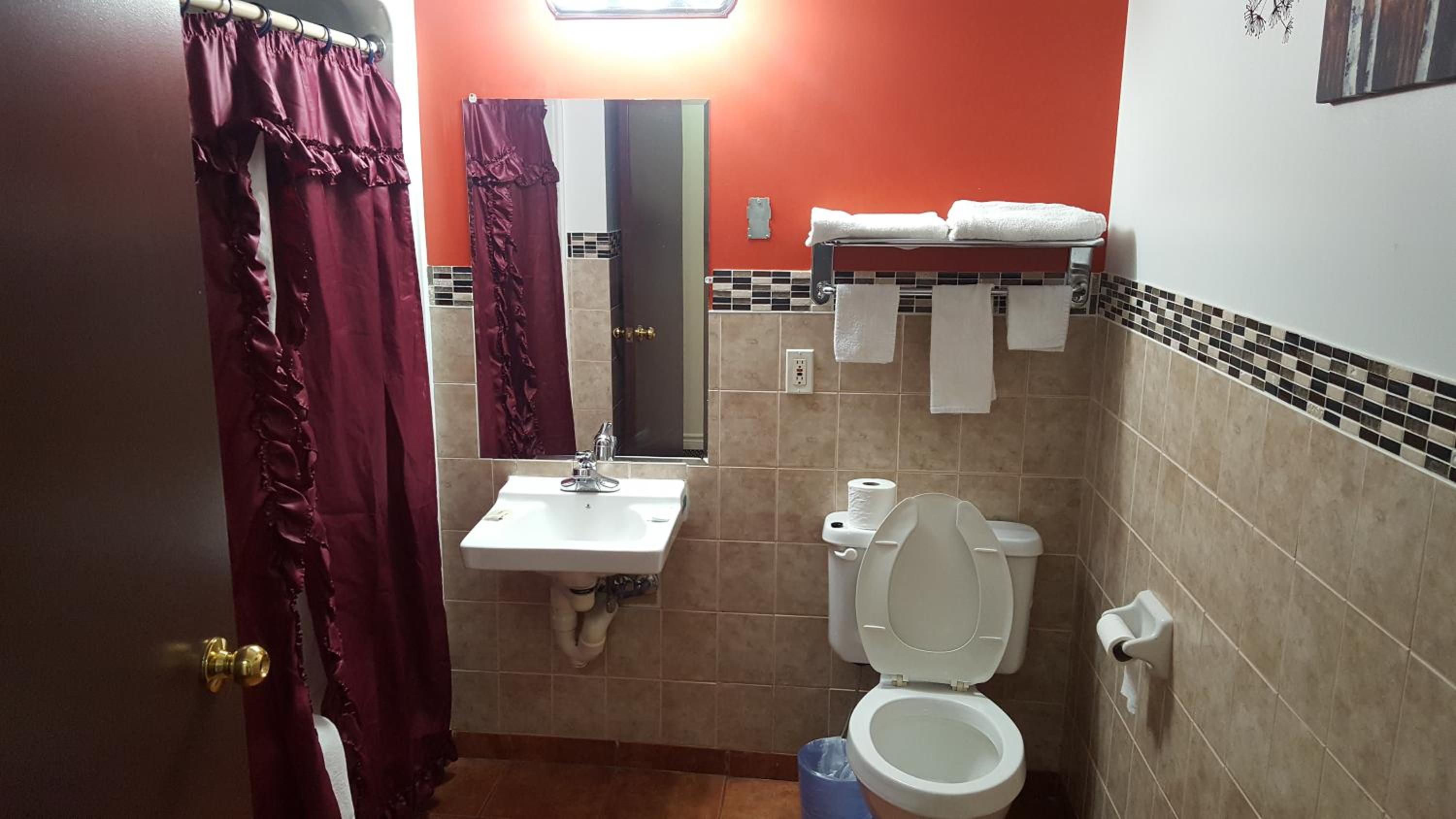 Windsor Vacations - Royal Windsor Motel - Property Image 33