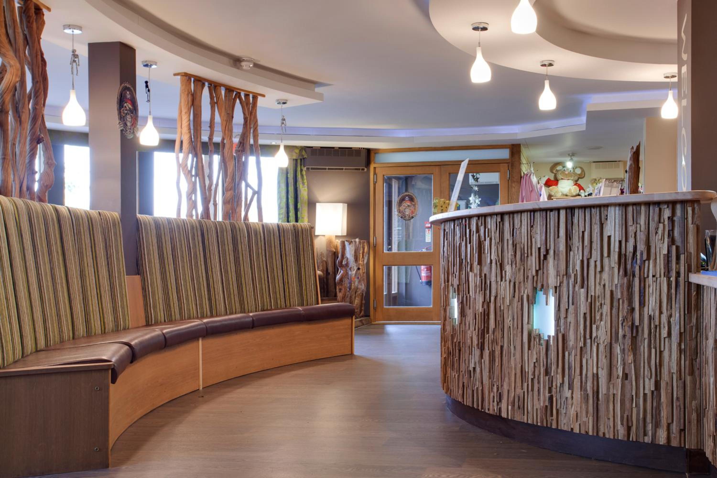 Warrington Vacations - The Gulliver's Hotel - Property Image 4