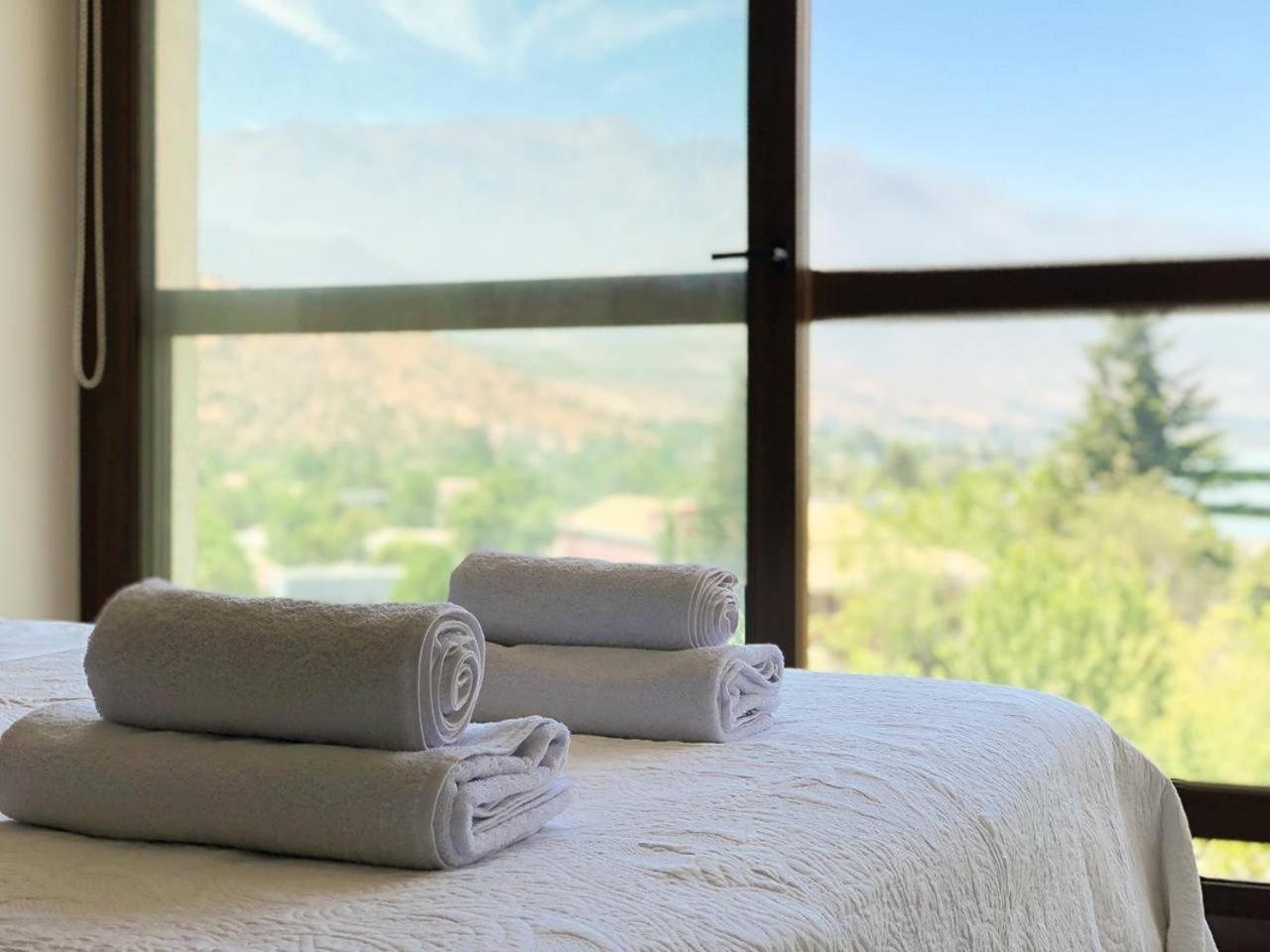 Charming Studio - w/Mountain View, Pool, & Gym