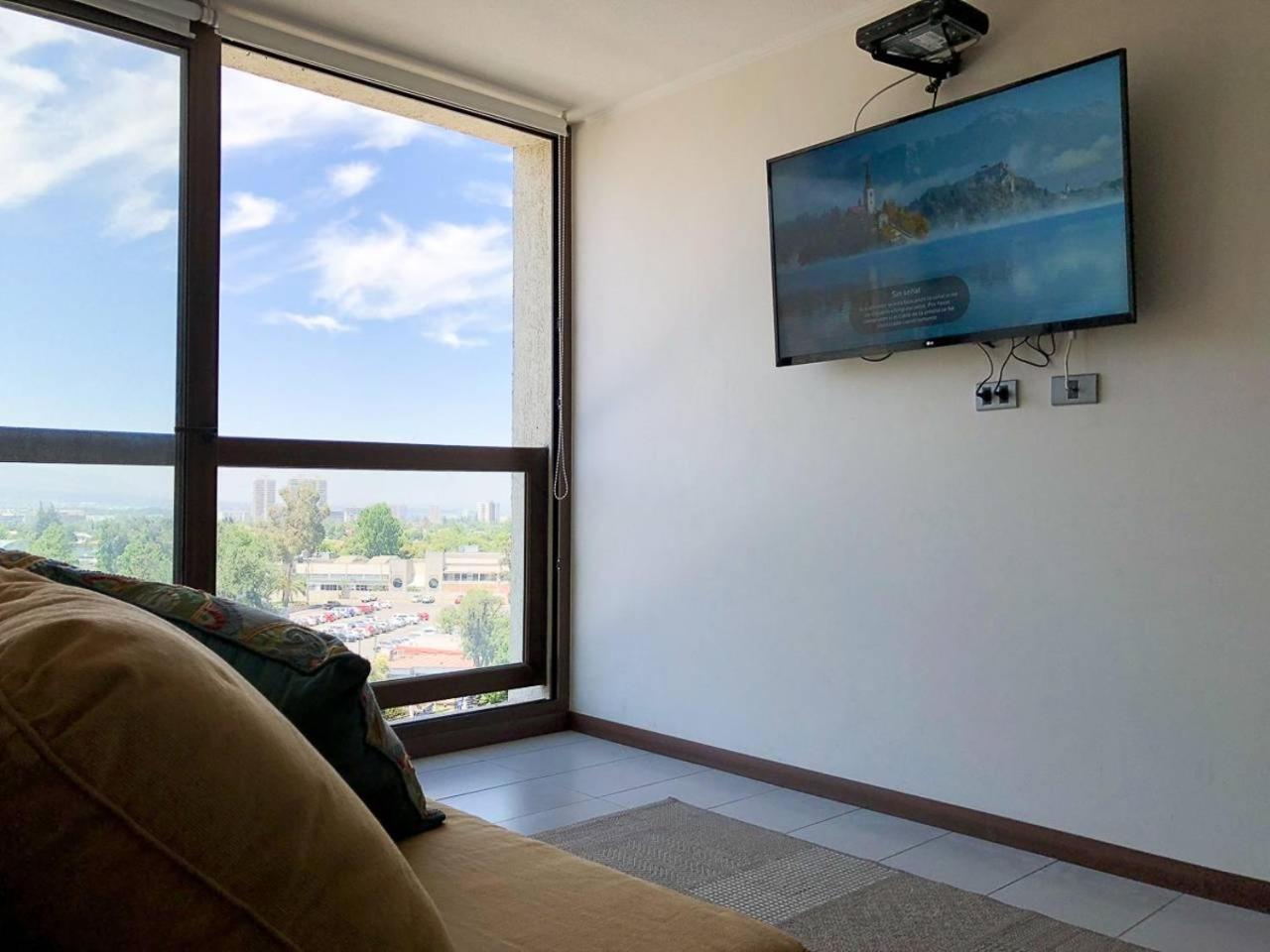 Charming Studio - w/Mountain View, Pool, & Gym