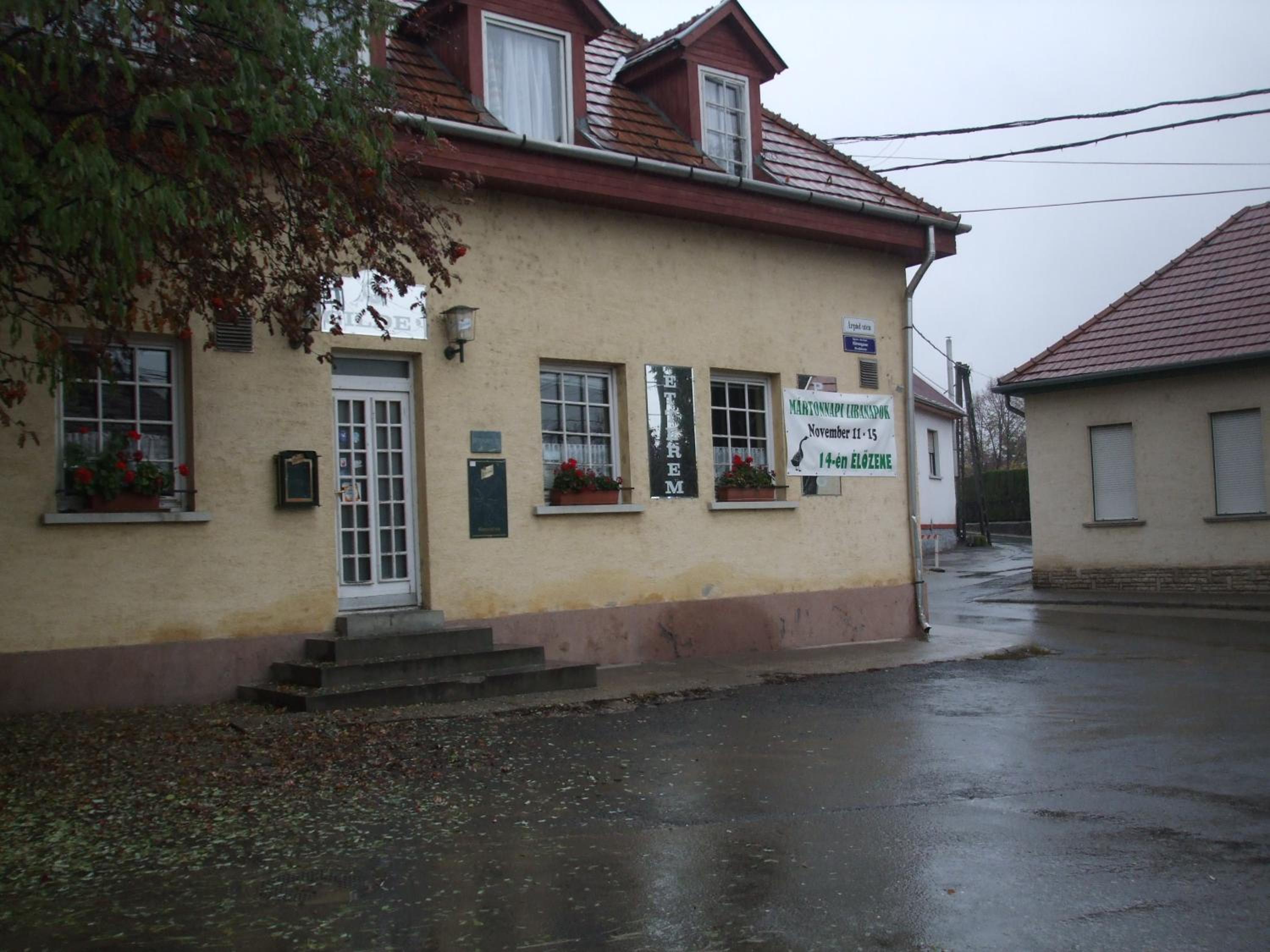 Photo 8
