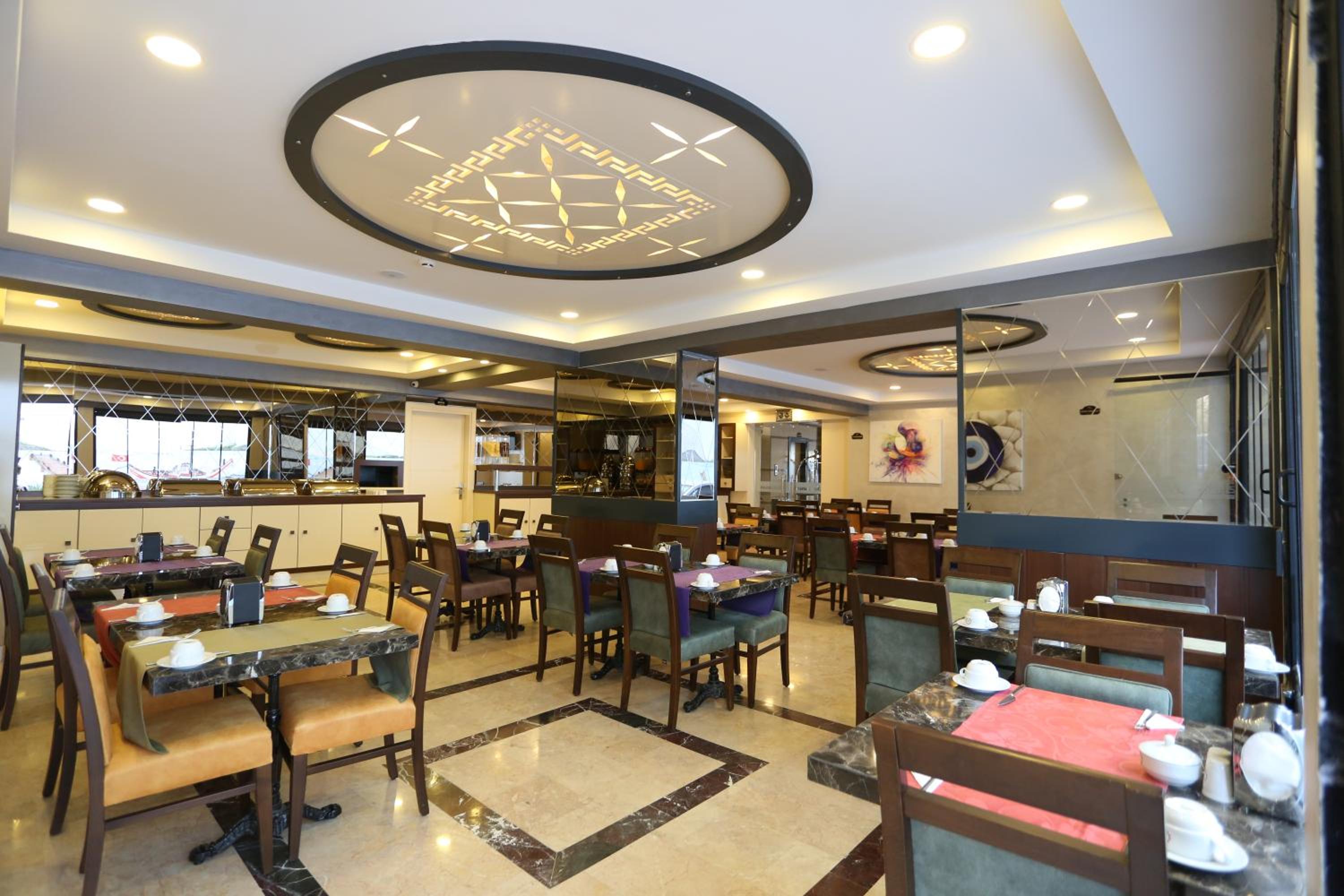 Life Corner Hotel - Image 15