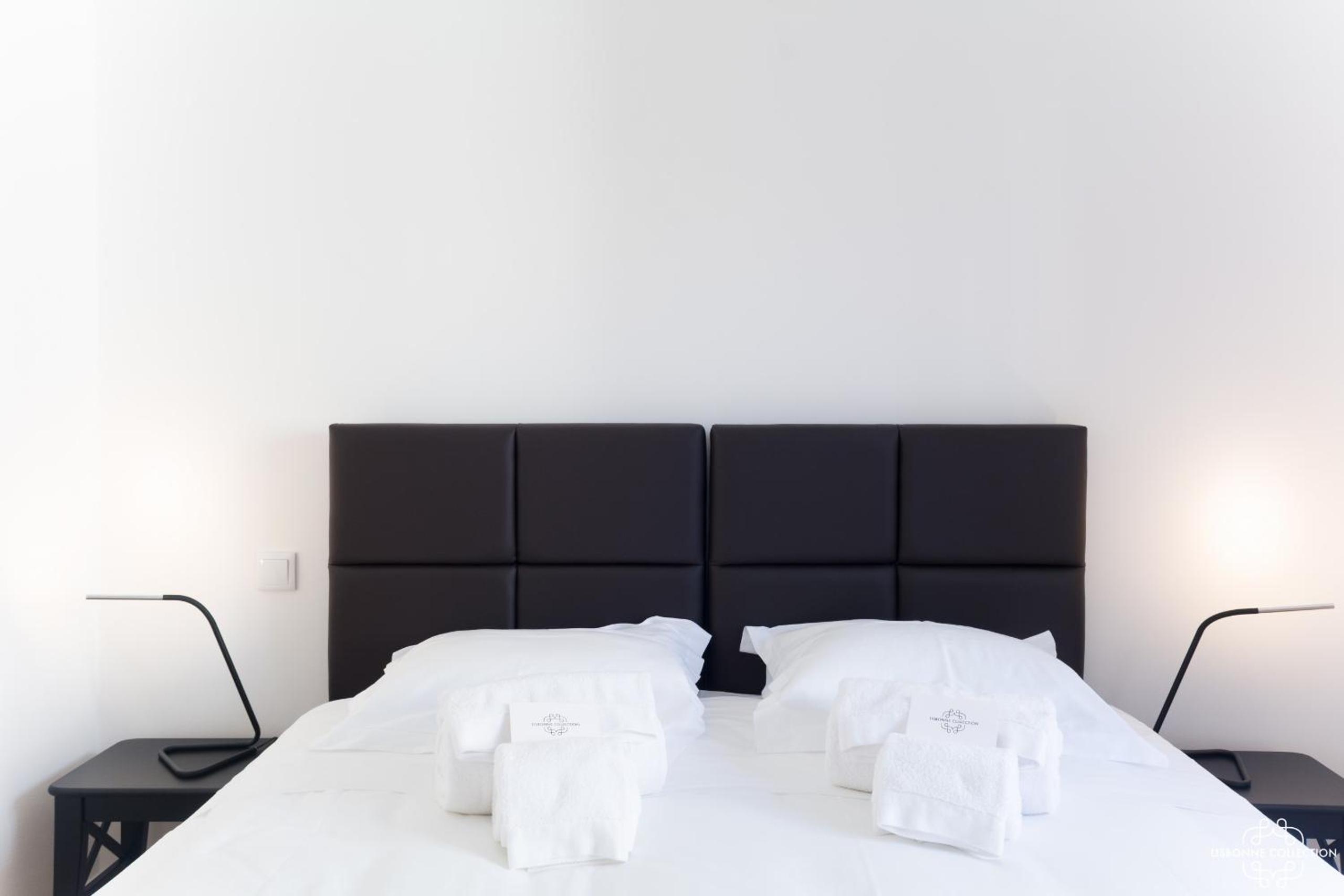 Comfort & Bright Apartment by LovelyStay view 2