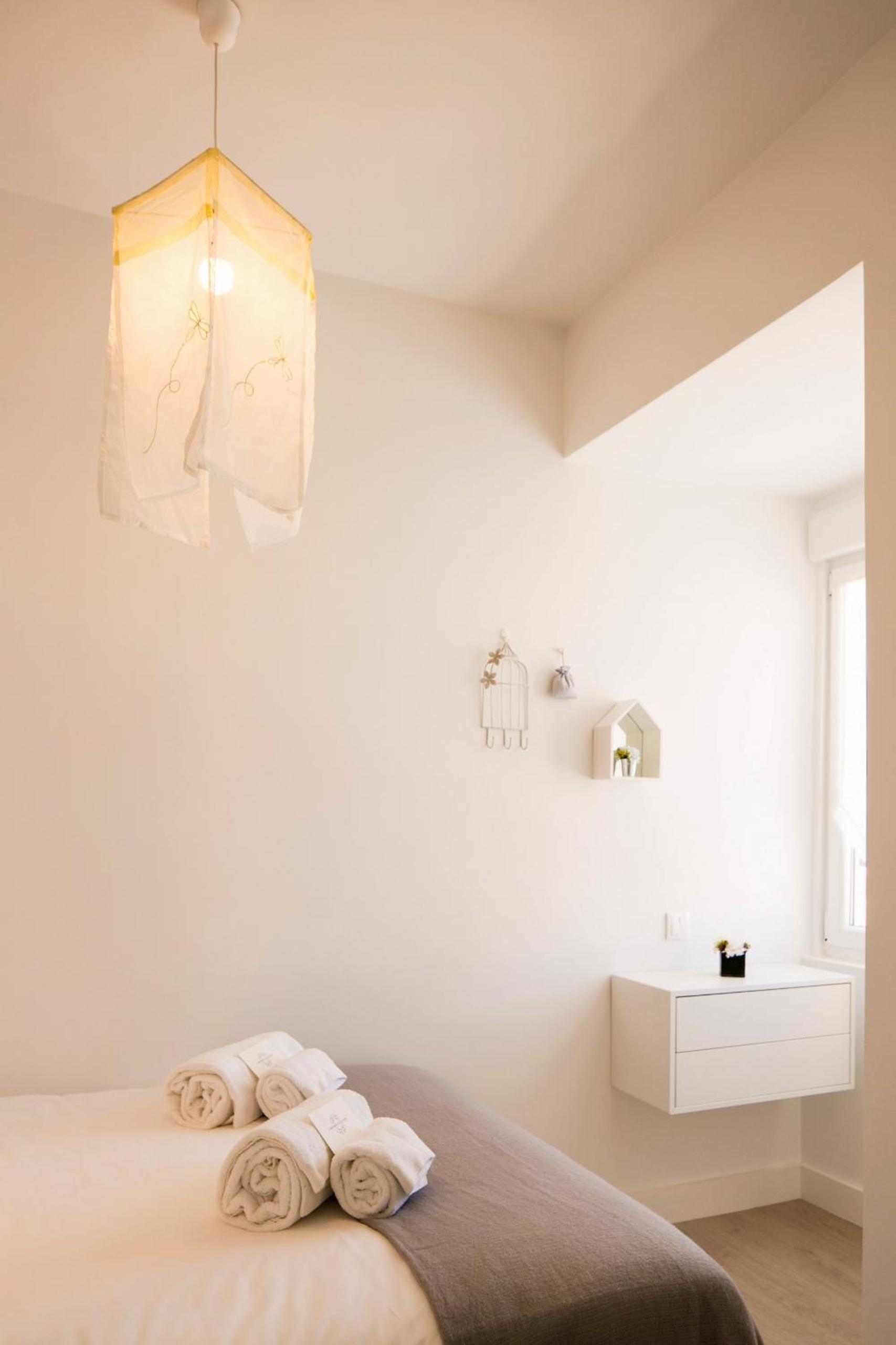 Classic Topfloor Apartment by LovelyStay view 3