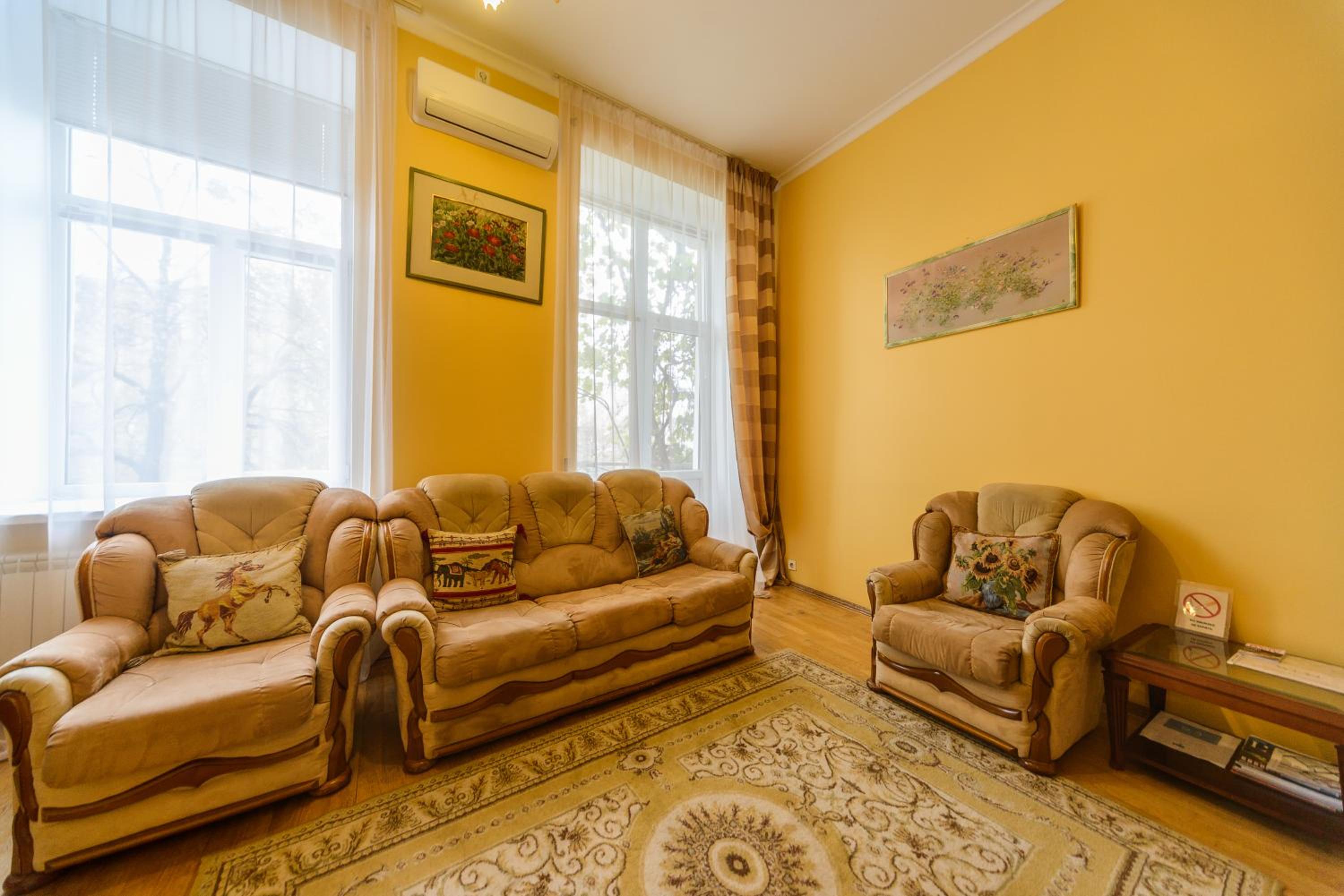 Kiev Centre Opera Apartments view 4