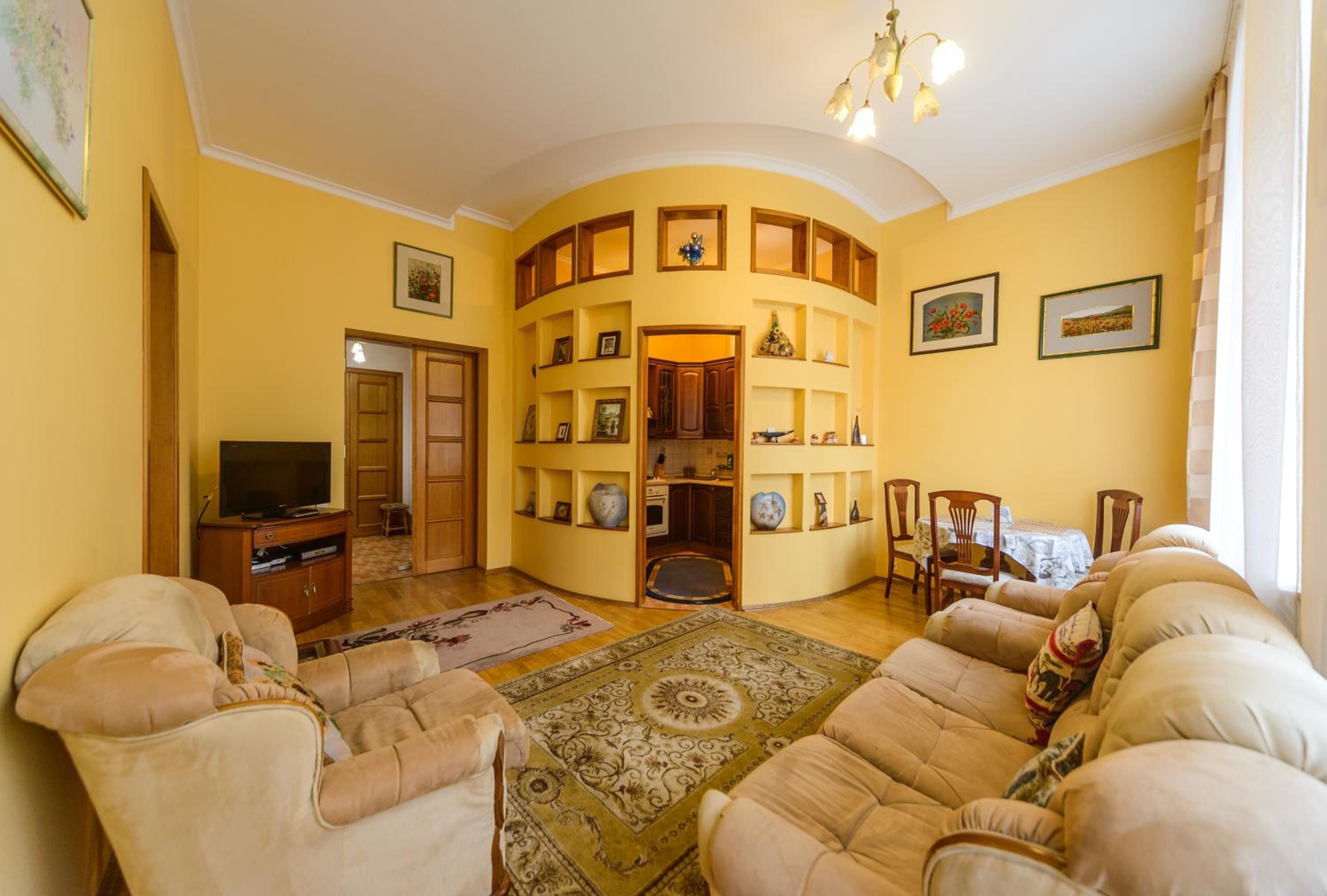 Kiev Centre Opera Apartments view 3