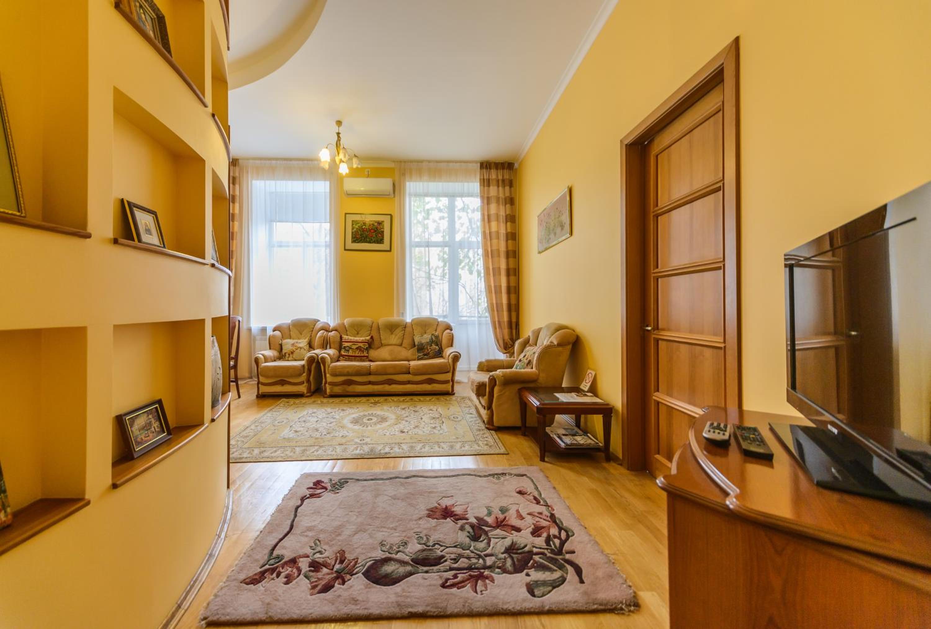 Kiev Centre Opera Apartments view 2