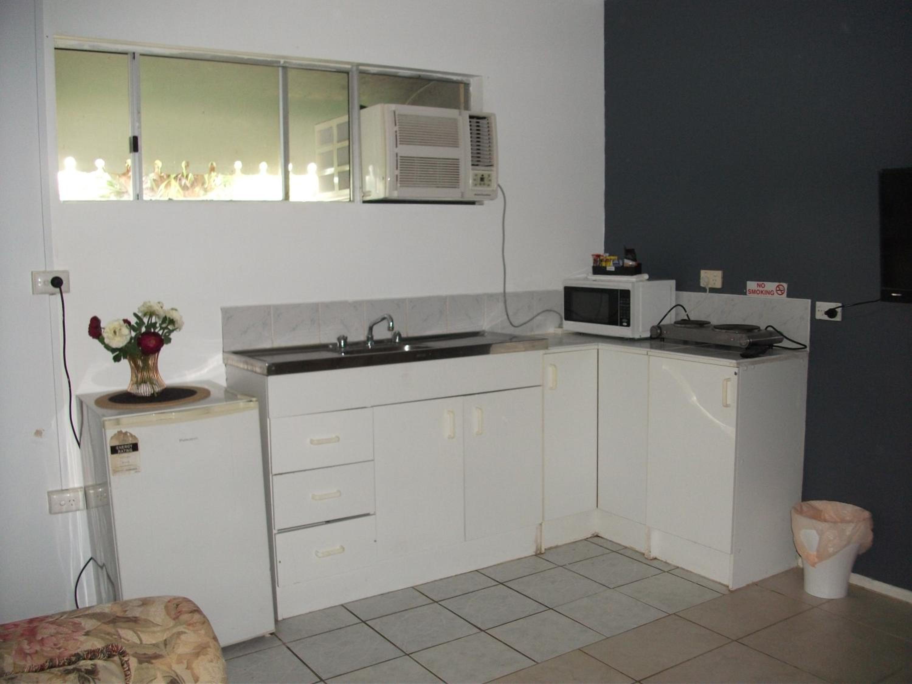 Beerwah Glasshouse Motel