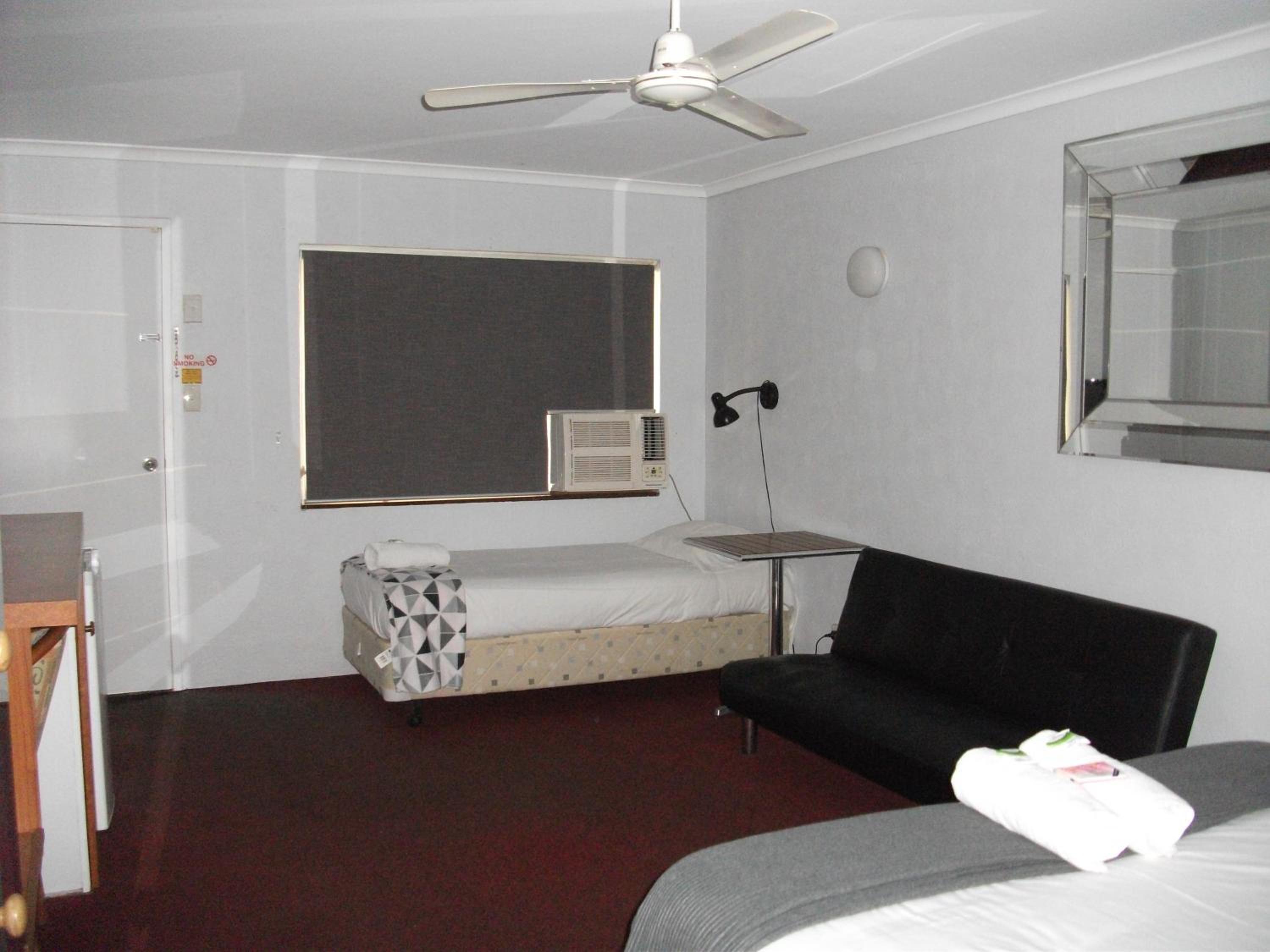 Beerwah Glasshouse Motel