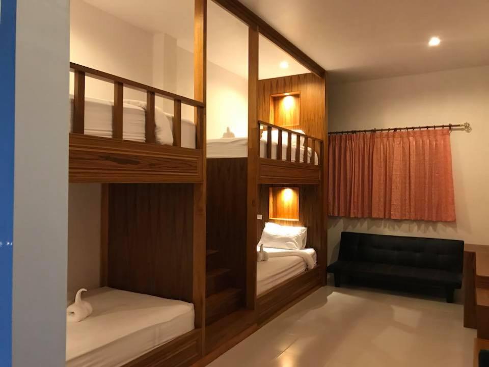 Mac's Bay Resort
