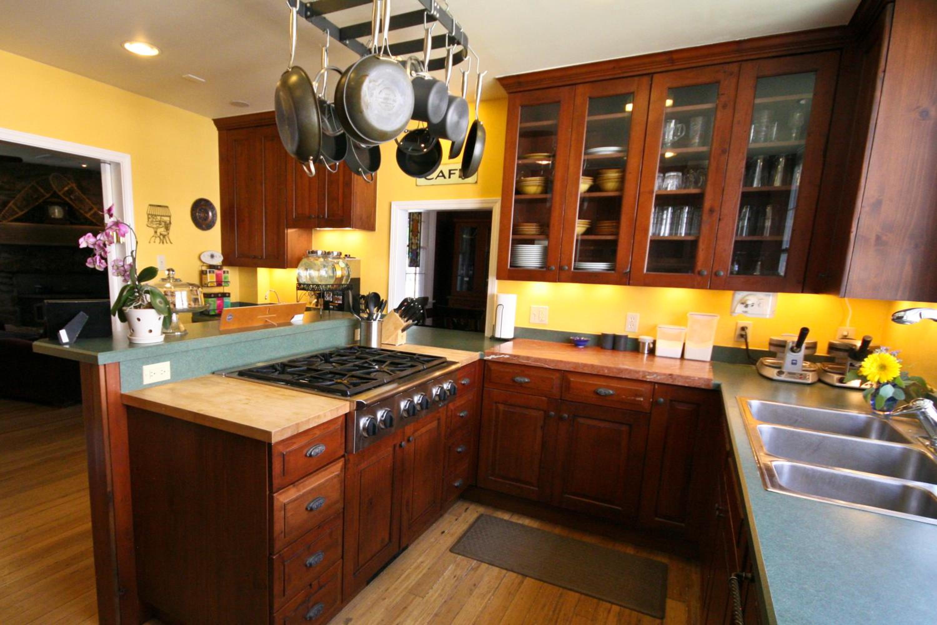 Purple Mountain Bed & Breakfast & Spa