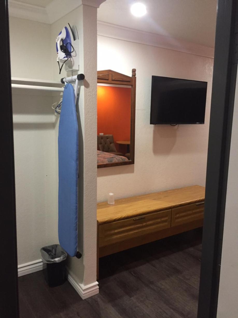 Welcome Inn & Suites Anaheim — photo 12
