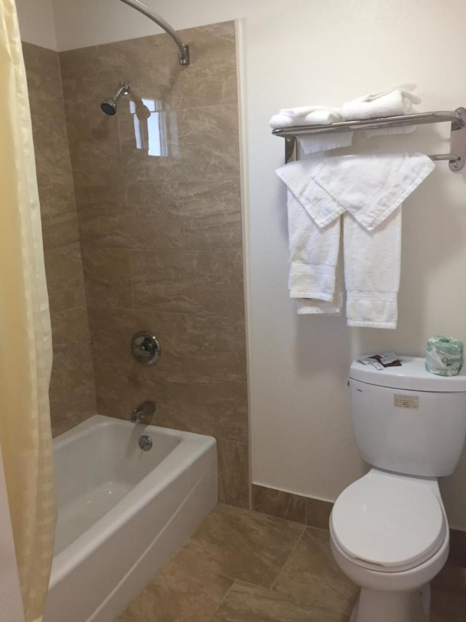 Welcome Inn & Suites Anaheim — photo 10
