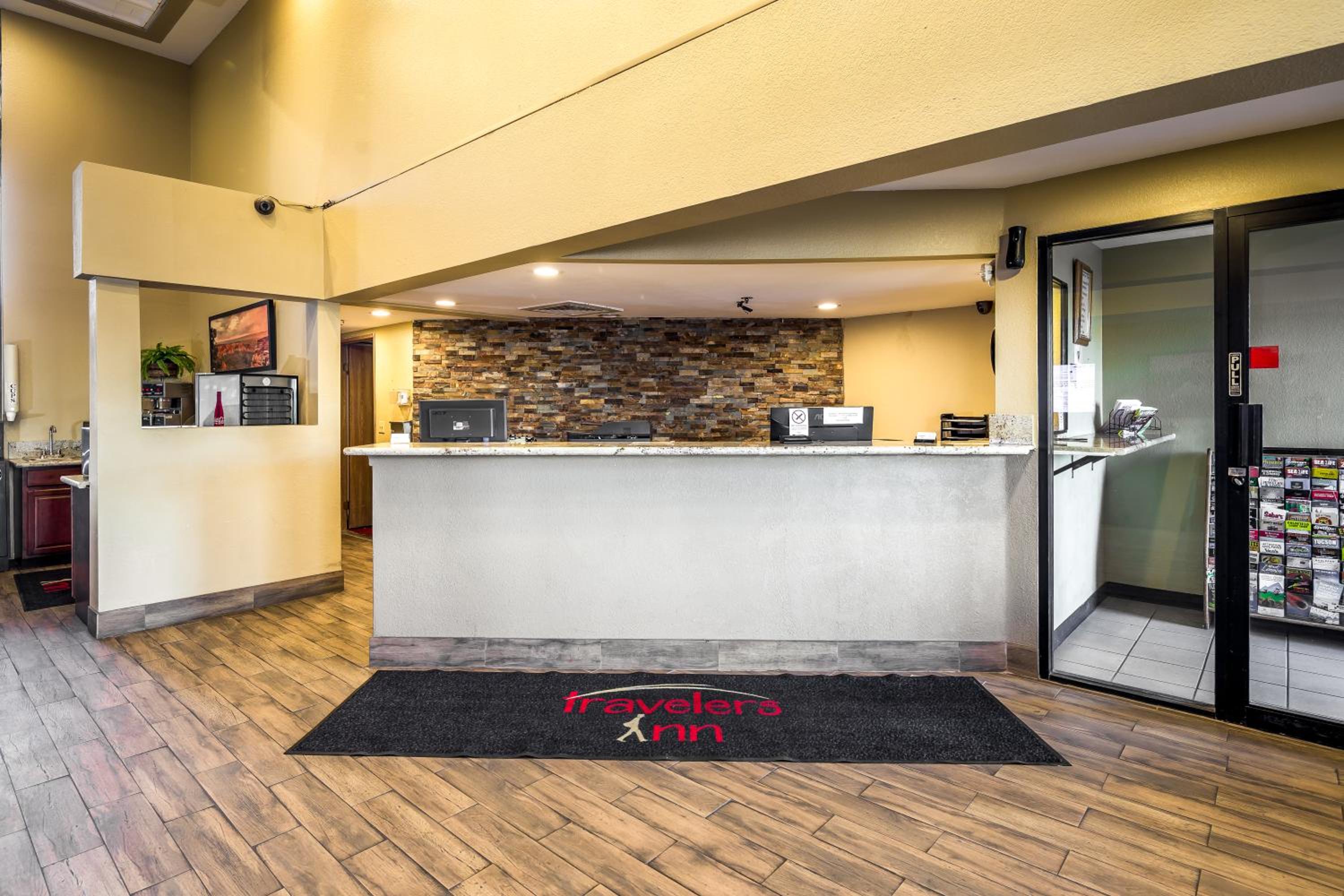 Travelers Inn - Phoenix view 3