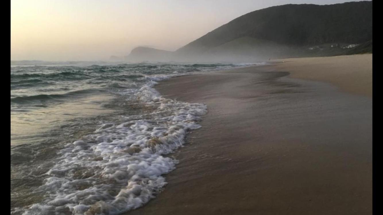 Boom 8 Boomerang Beach