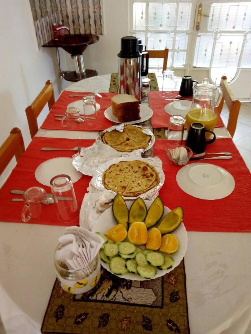 Le Parlour