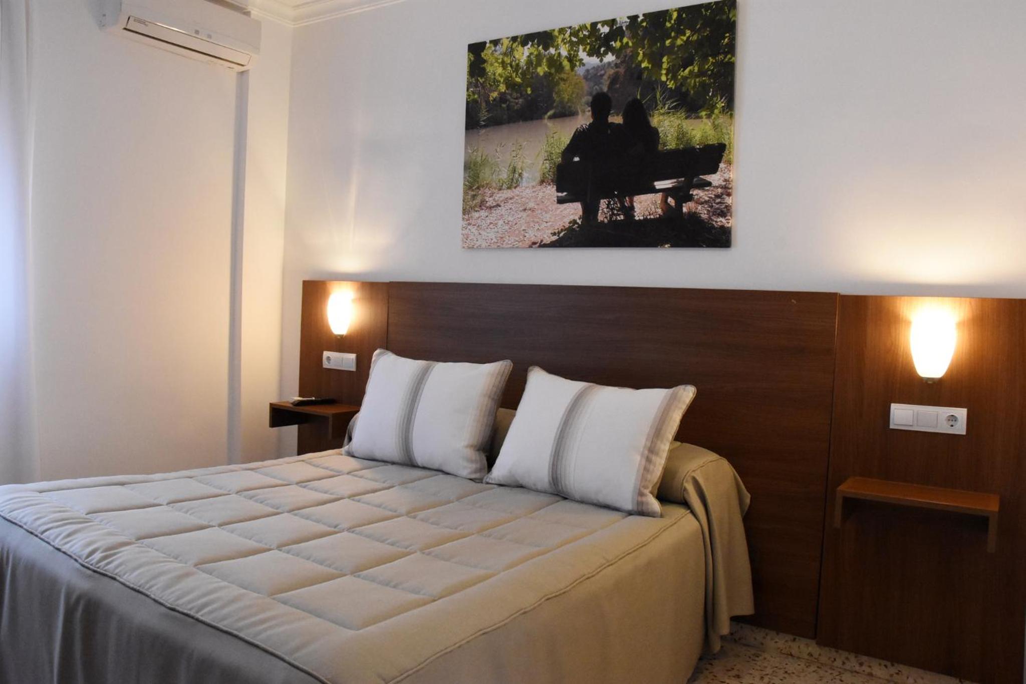 Hostal Restaurante El Cruce view 2