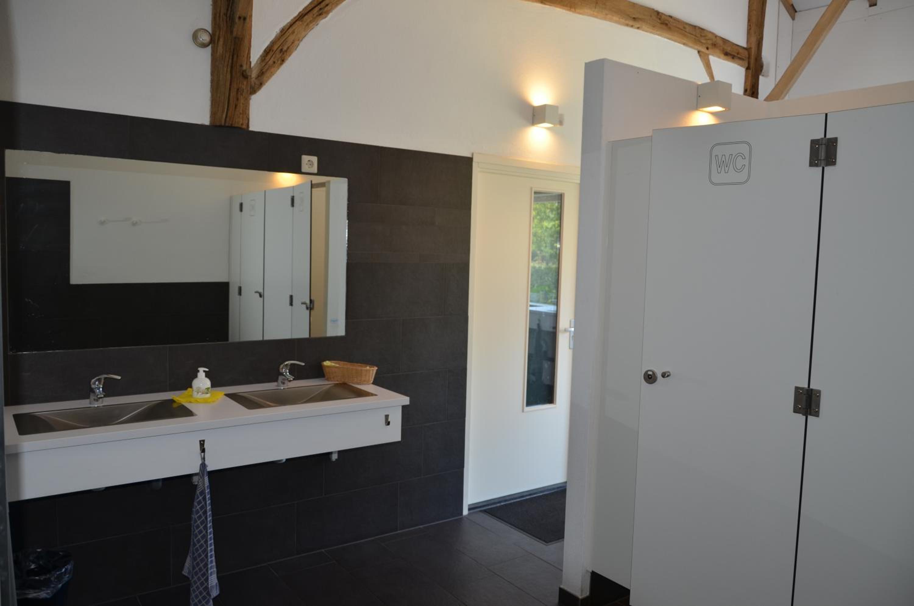 B&B Pipowagen "het Wellnesst" op Wellness Camping en B&B Stoltenborg view 2