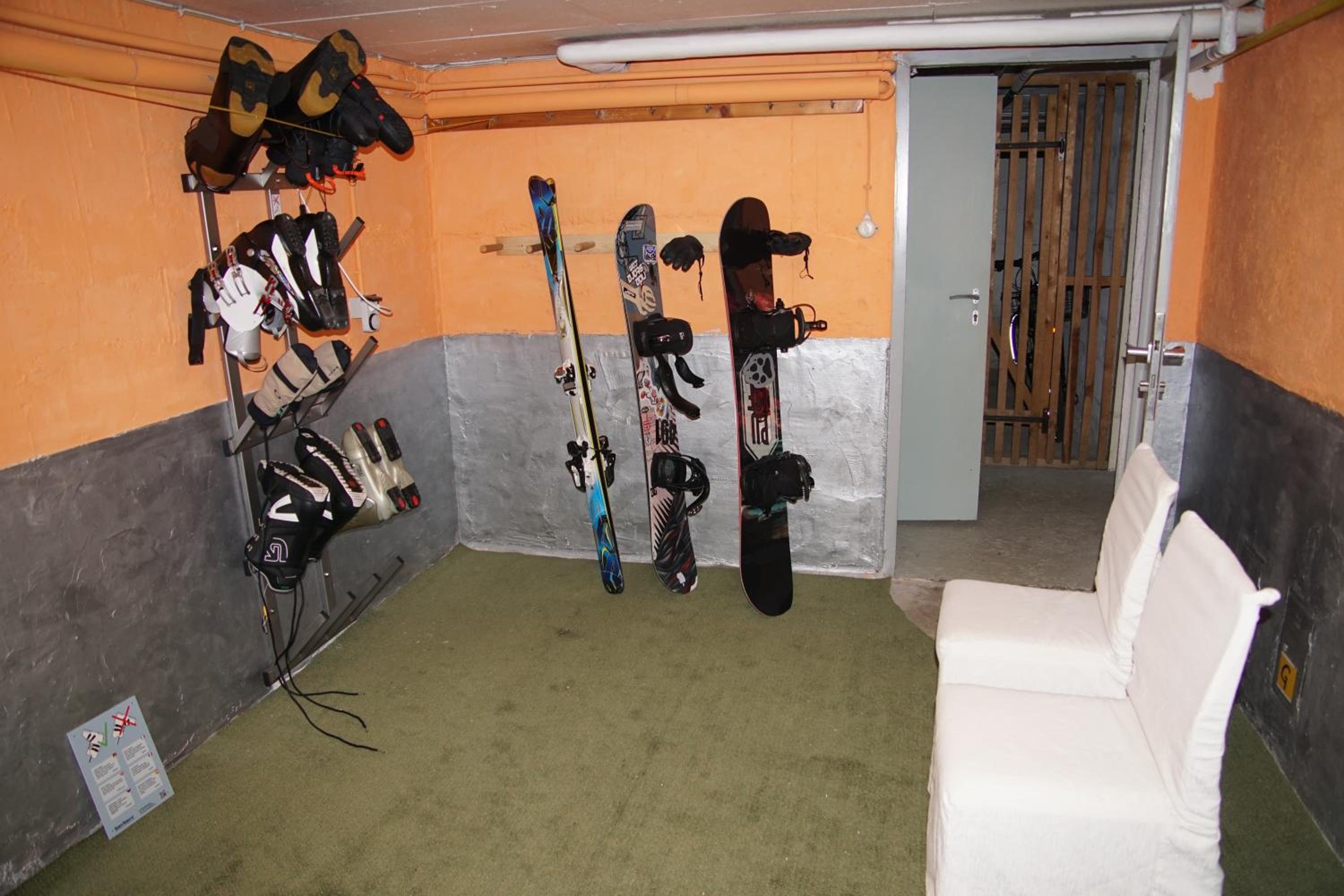 Photo 33